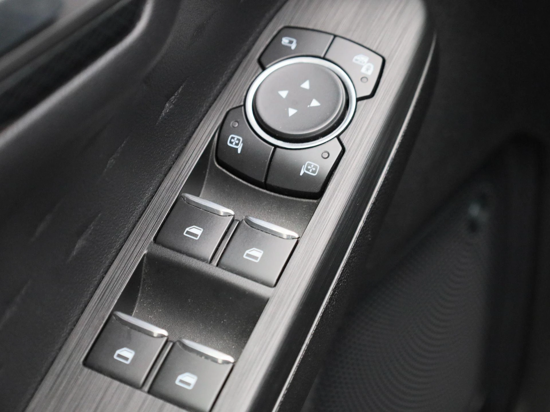 Ford-Kuga-image-35