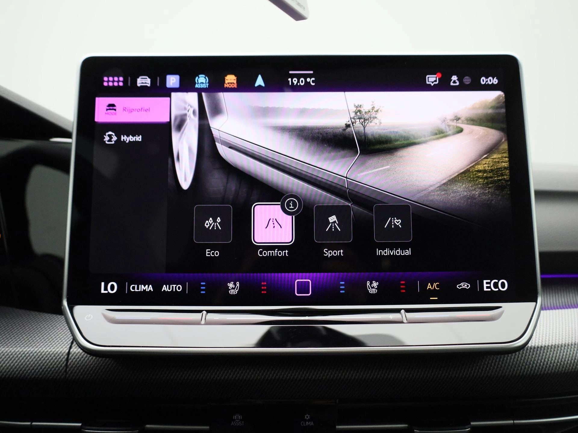 Volkswagen-Golf-image-27