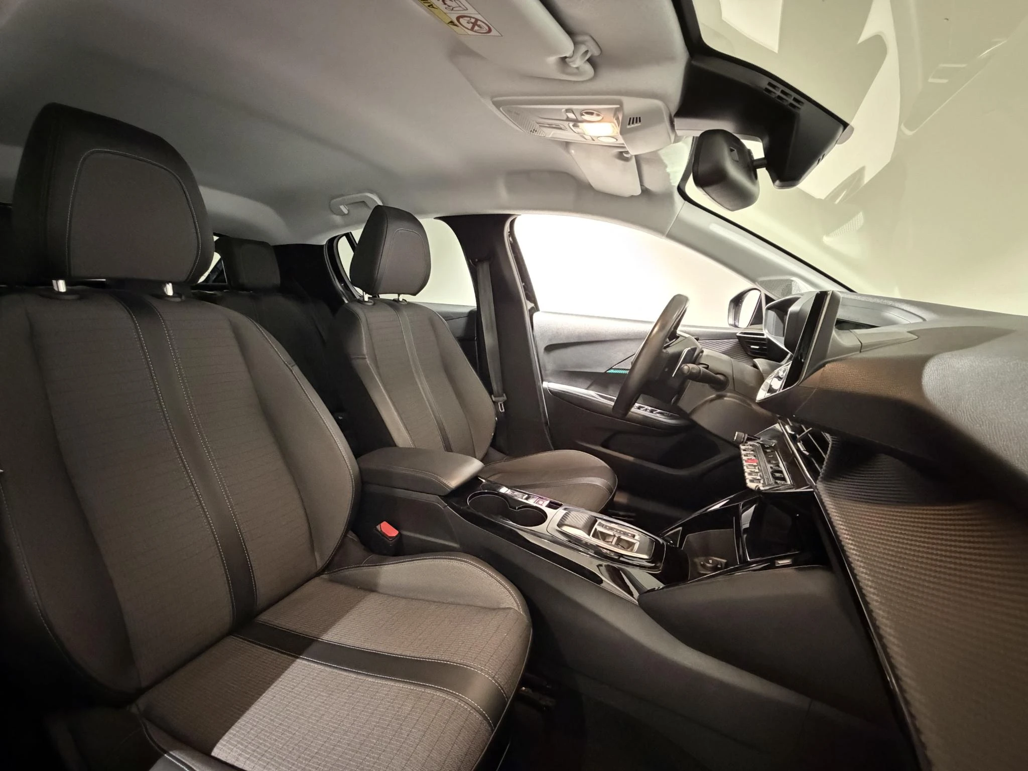 Peugeot-208-image-17