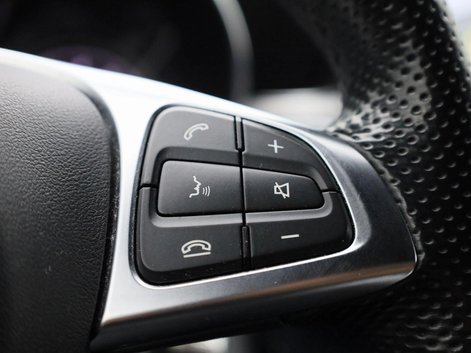 Mercedes-Benz-C-Klasse-image-24