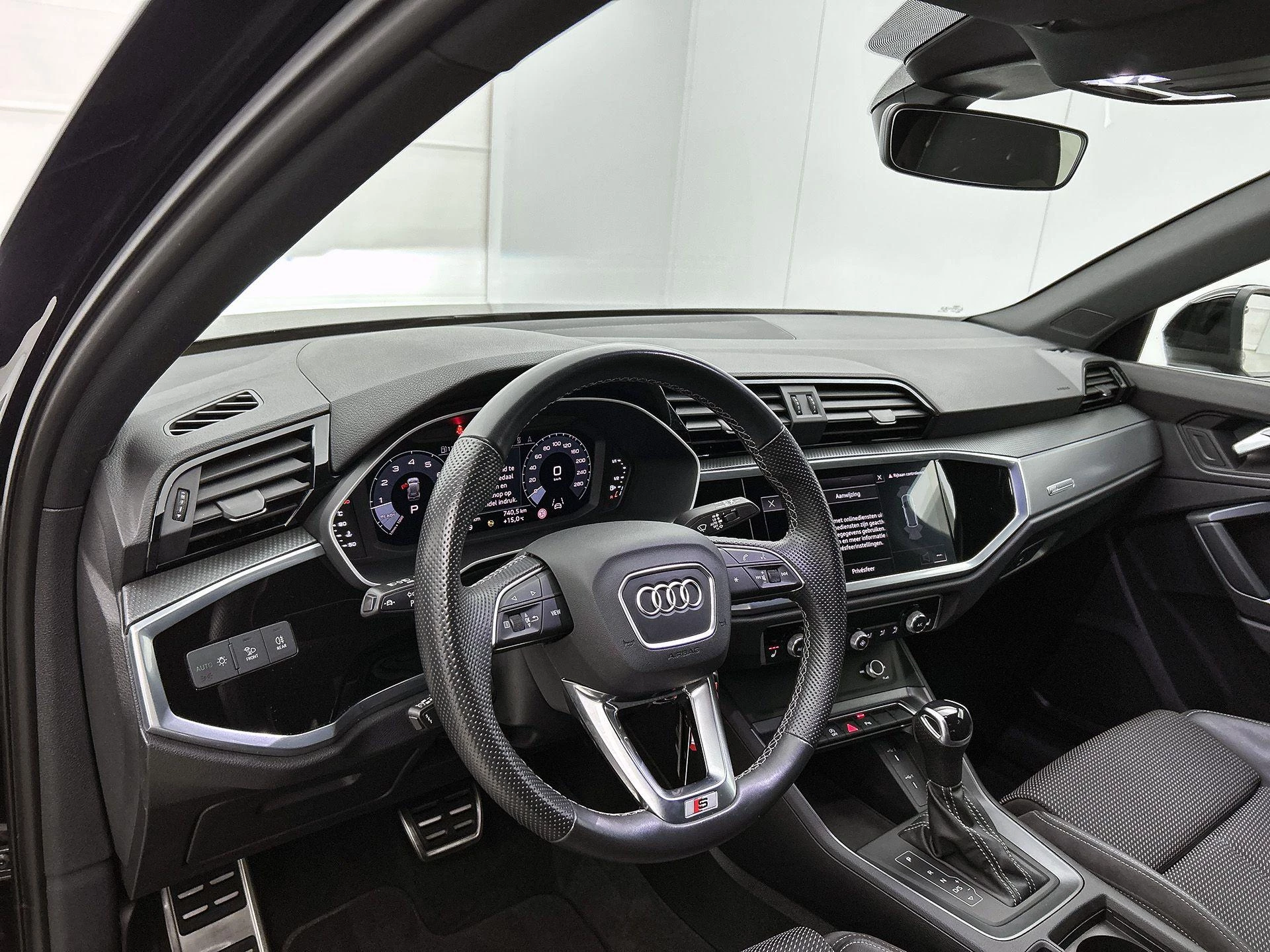 Audi-Q3-image-10
