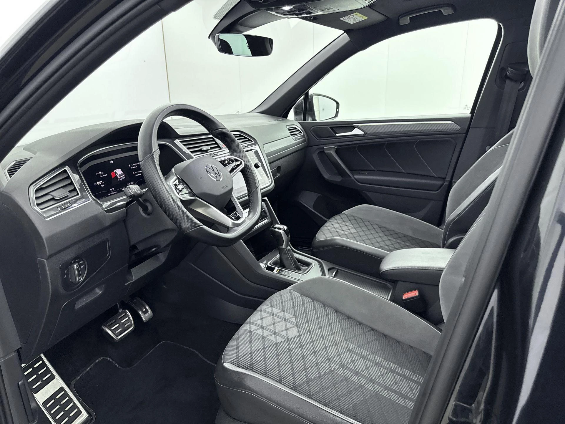 Volkswagen-Tiguan-image-7