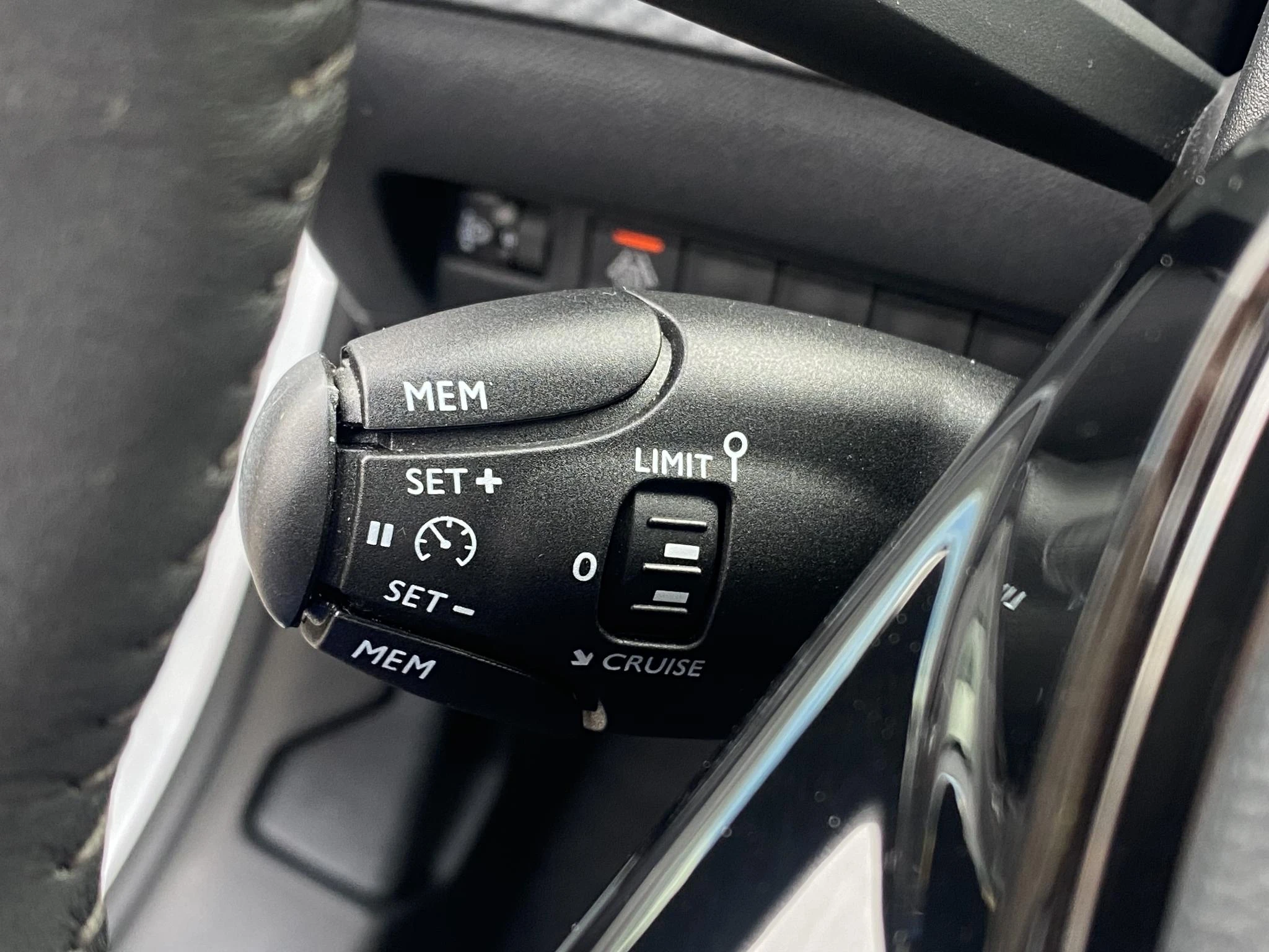 Peugeot-208-image-10