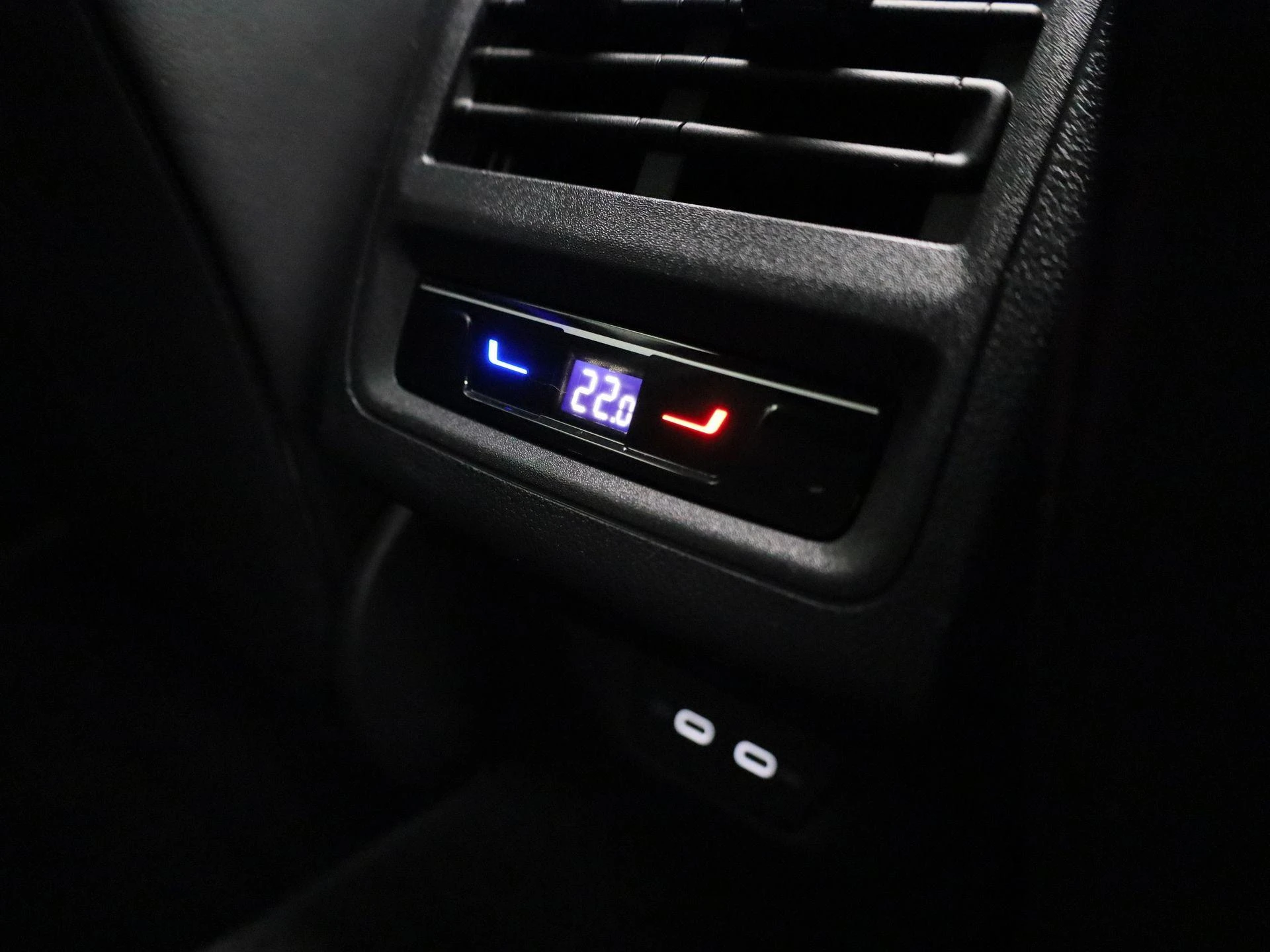 Volkswagen-Golf-image-40