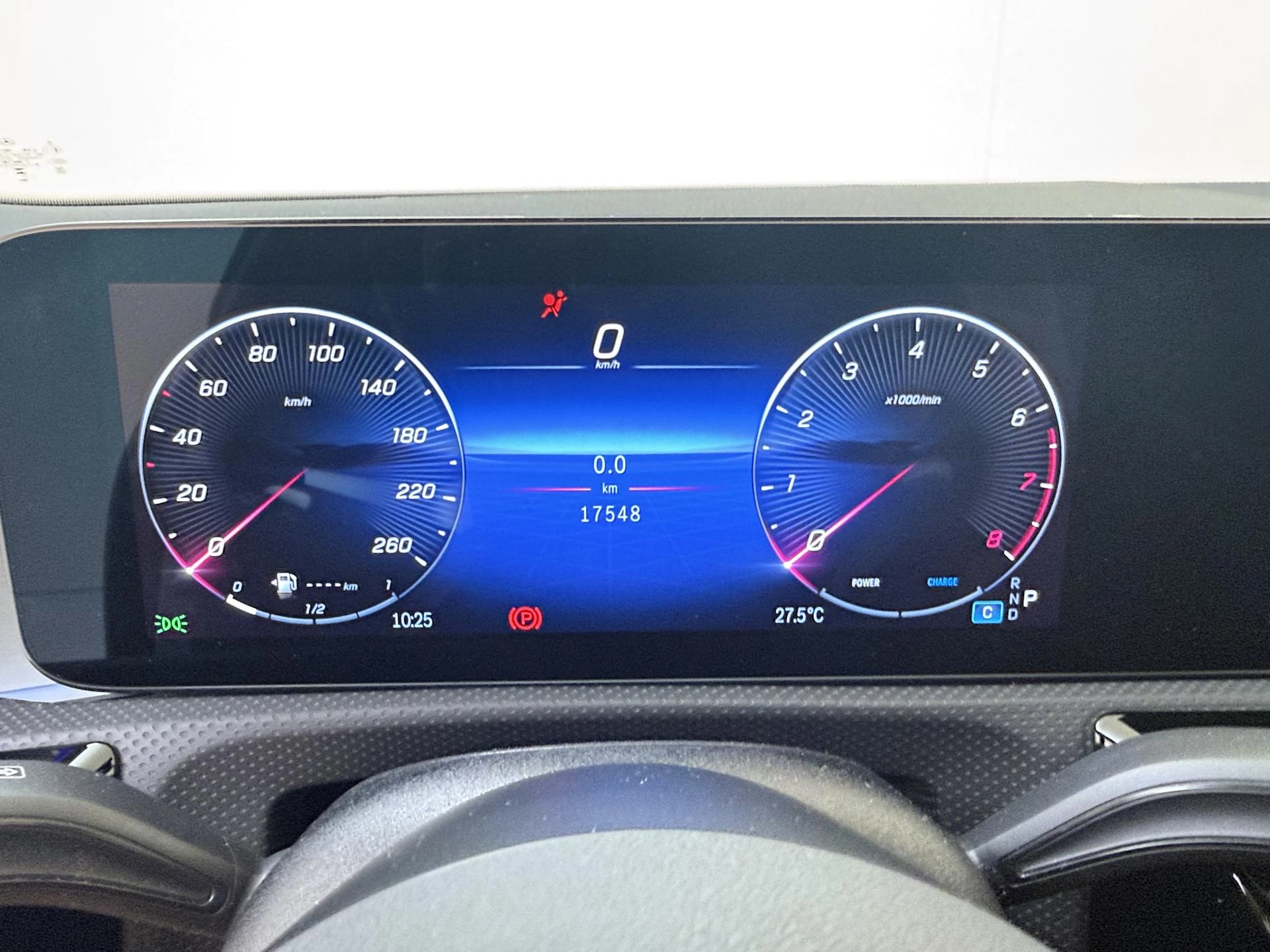 Mercedes-Benz-CLA-image-10