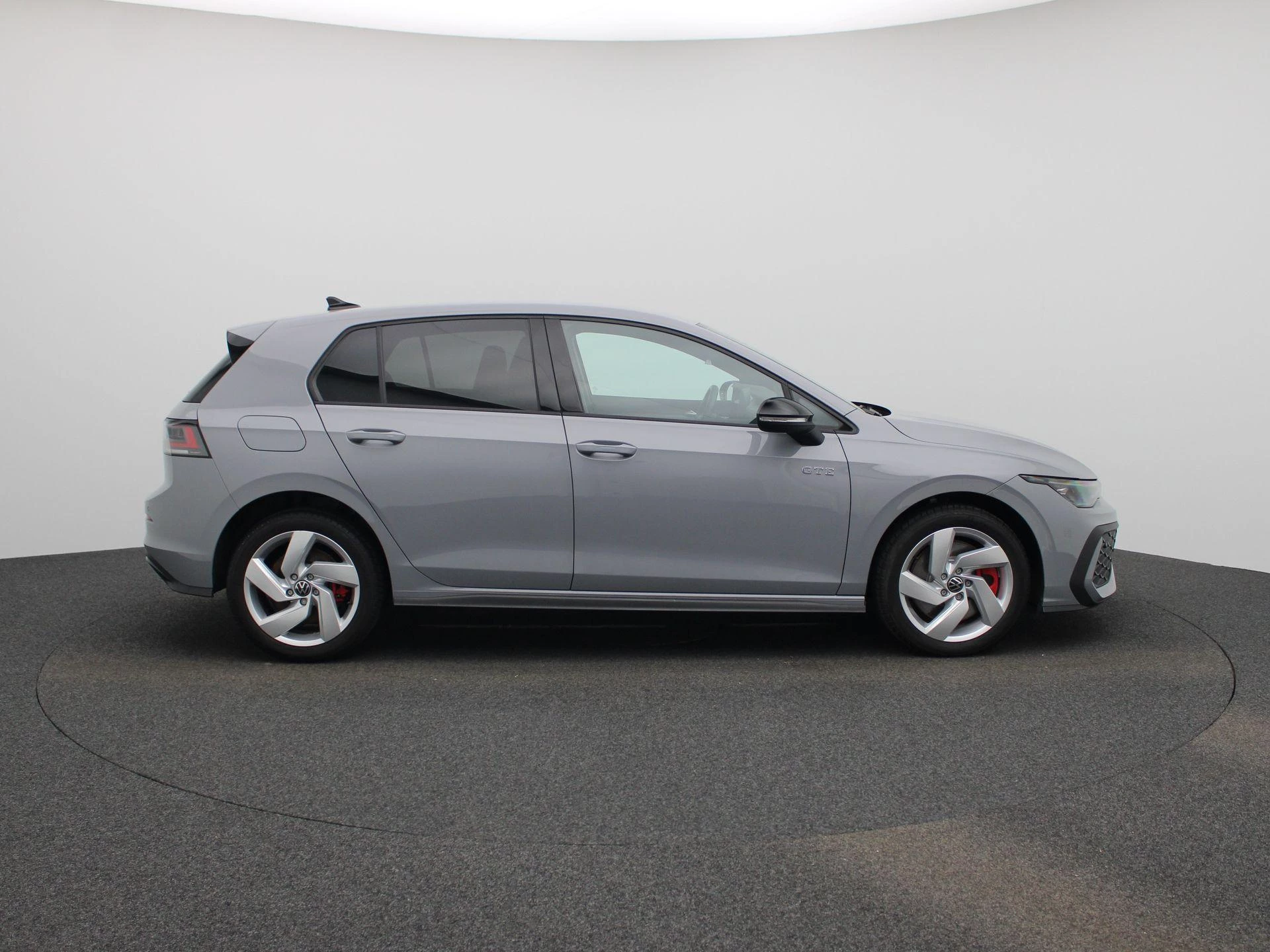 Volkswagen-Golf-image-5