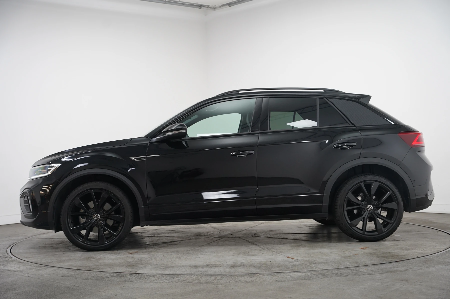Volkswagen-T-Roc-image-15