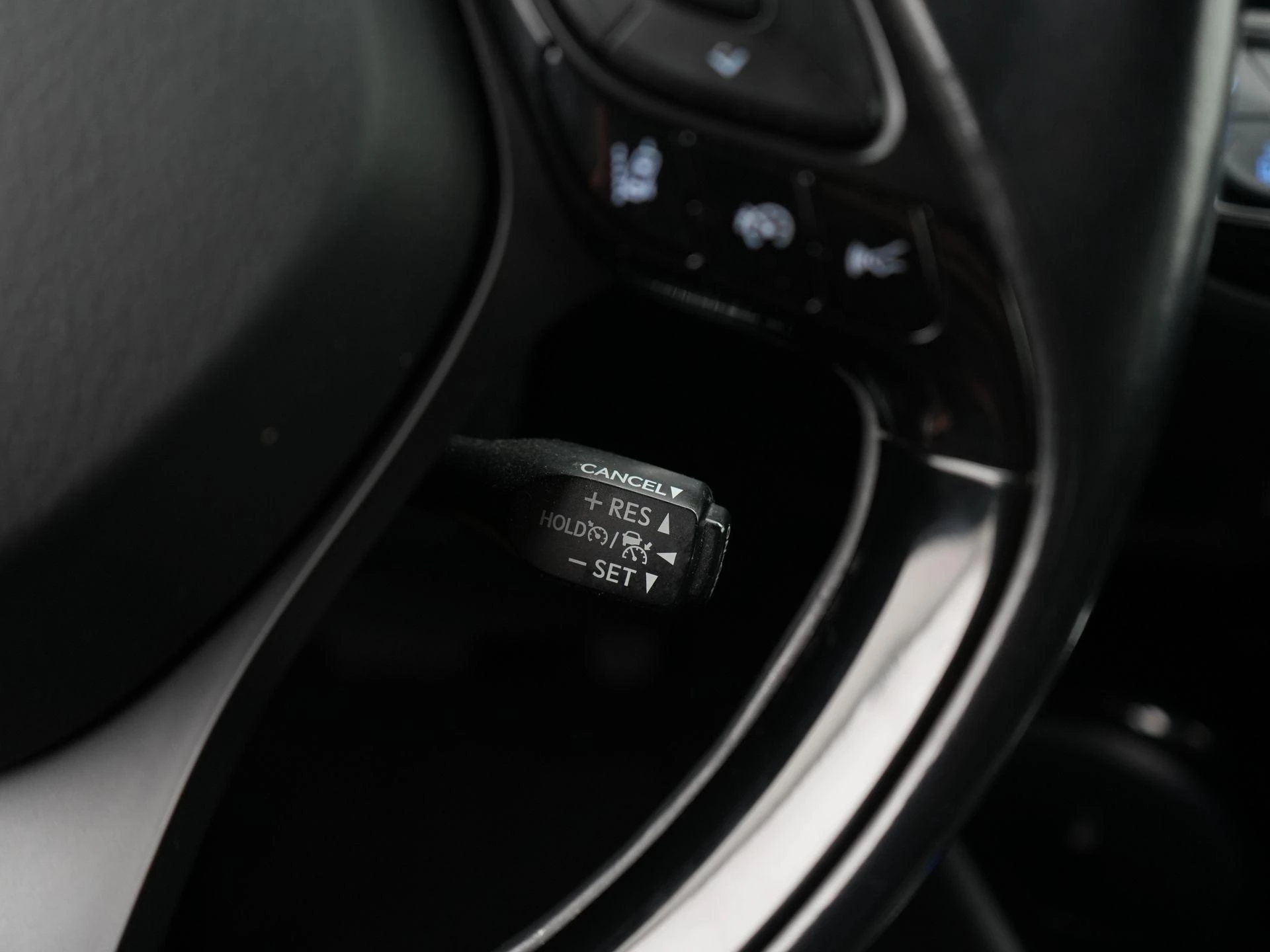 Toyota C-HR 1.8 Hybrid Bi-Tone