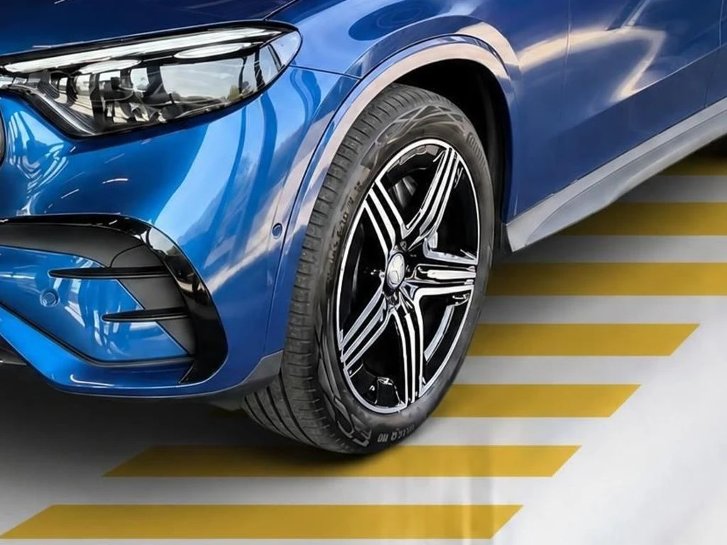 Mercedes-Benz-GLC 300-image-5
