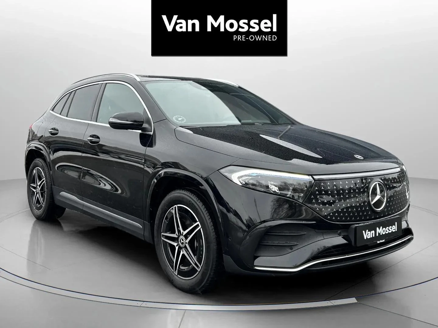 Mercedes-Benz-EQA-image-2