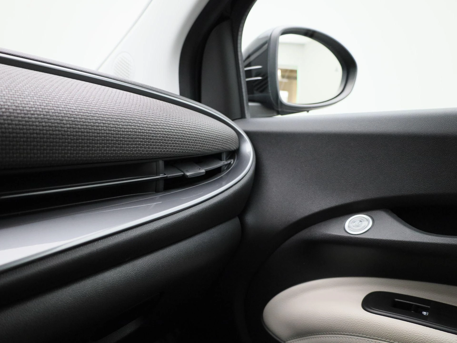 Fiat-500e-image-28