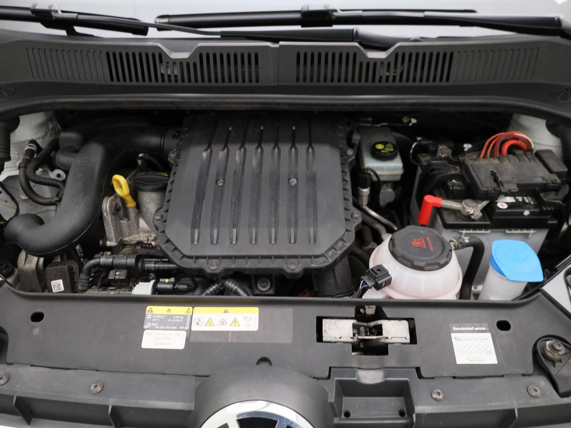 Volkswagen-up!-image-21