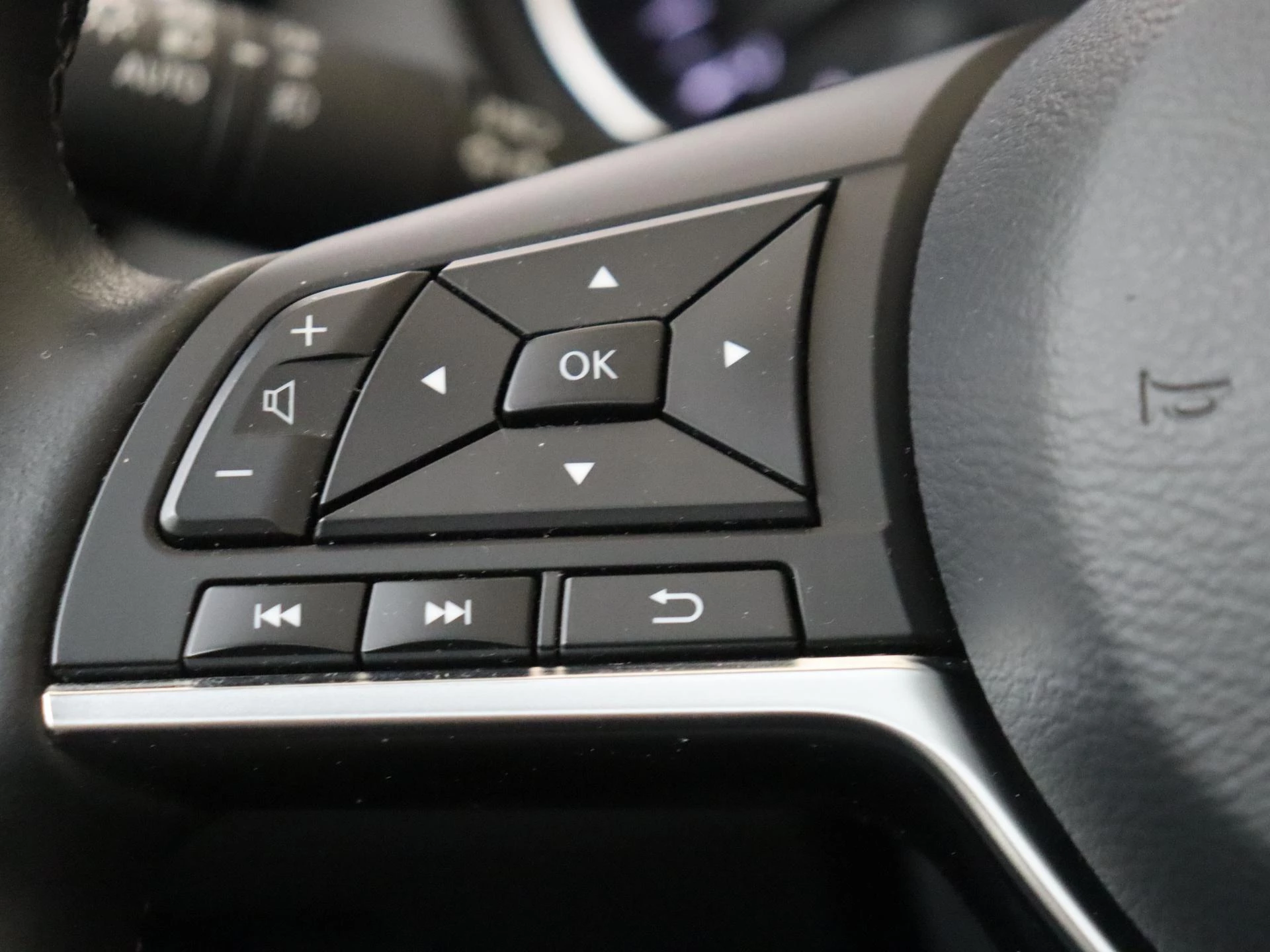 Nissan-QASHQAI-image-14