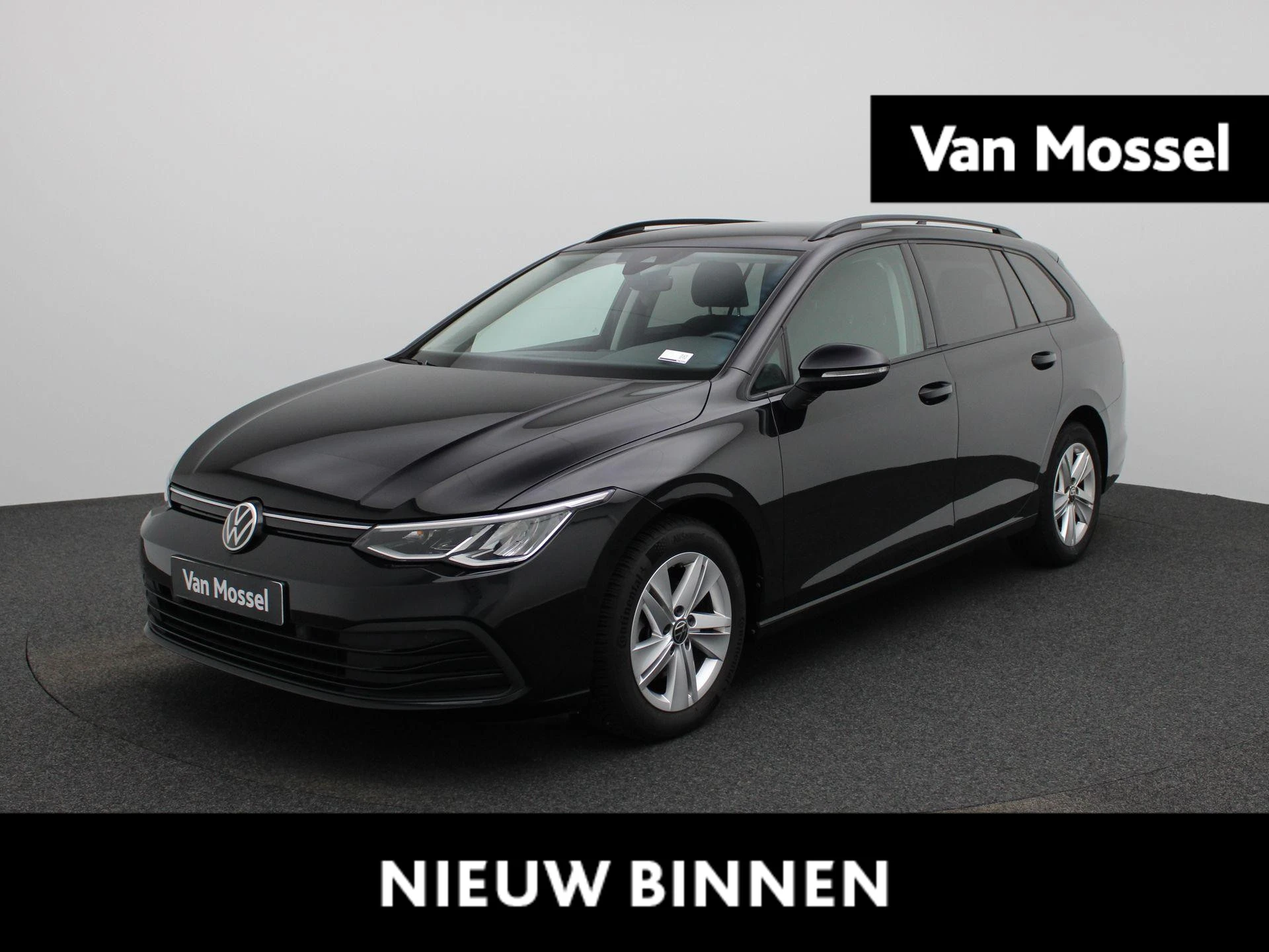 Volkswagen-Golf-image-0