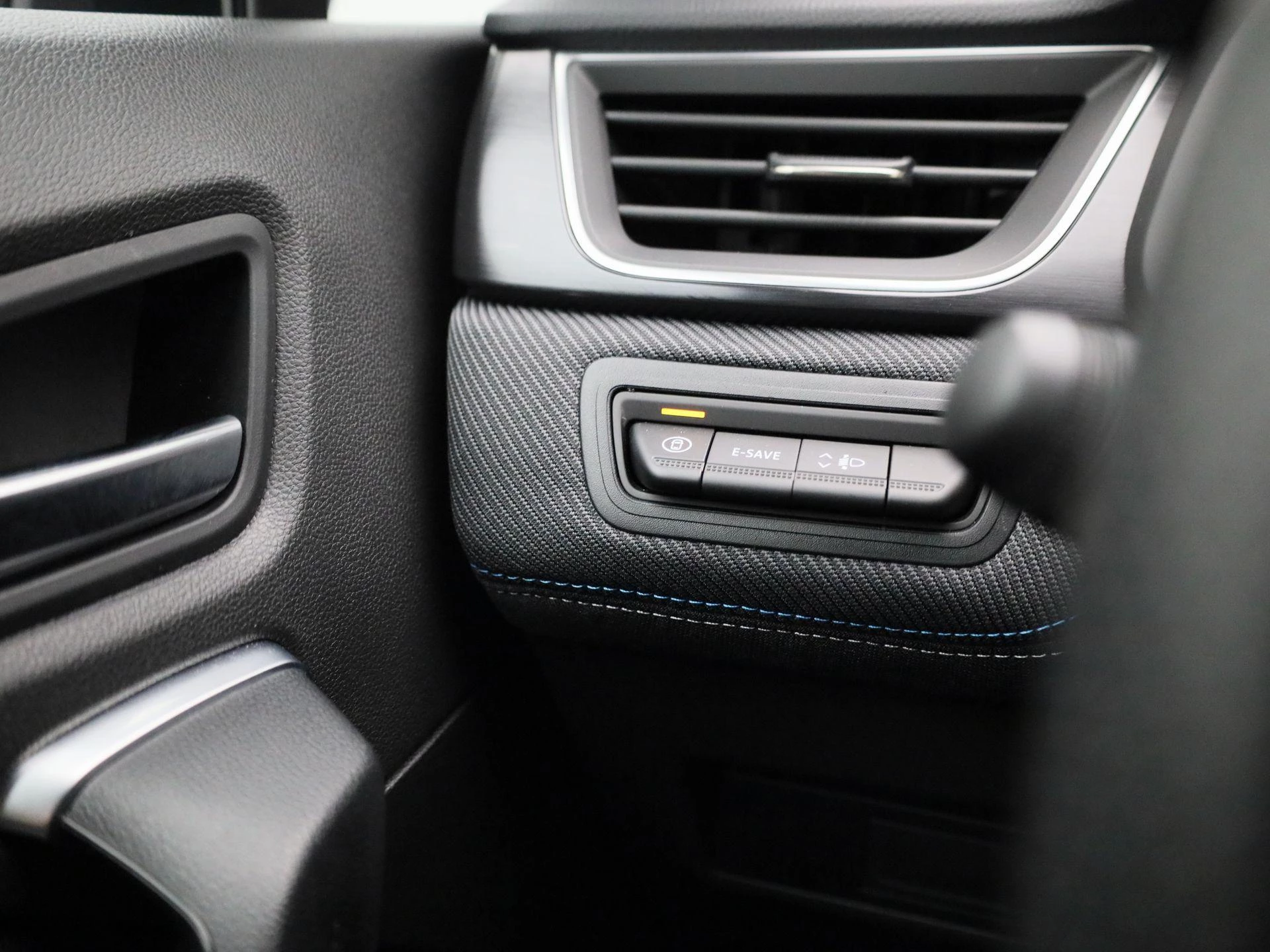 Renault-Captur-image-22