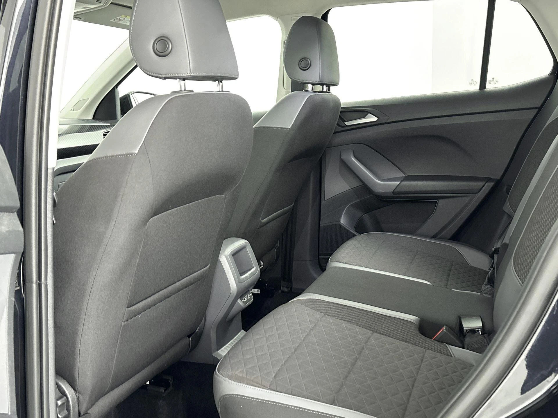 Volkswagen-T-Cross-image-18