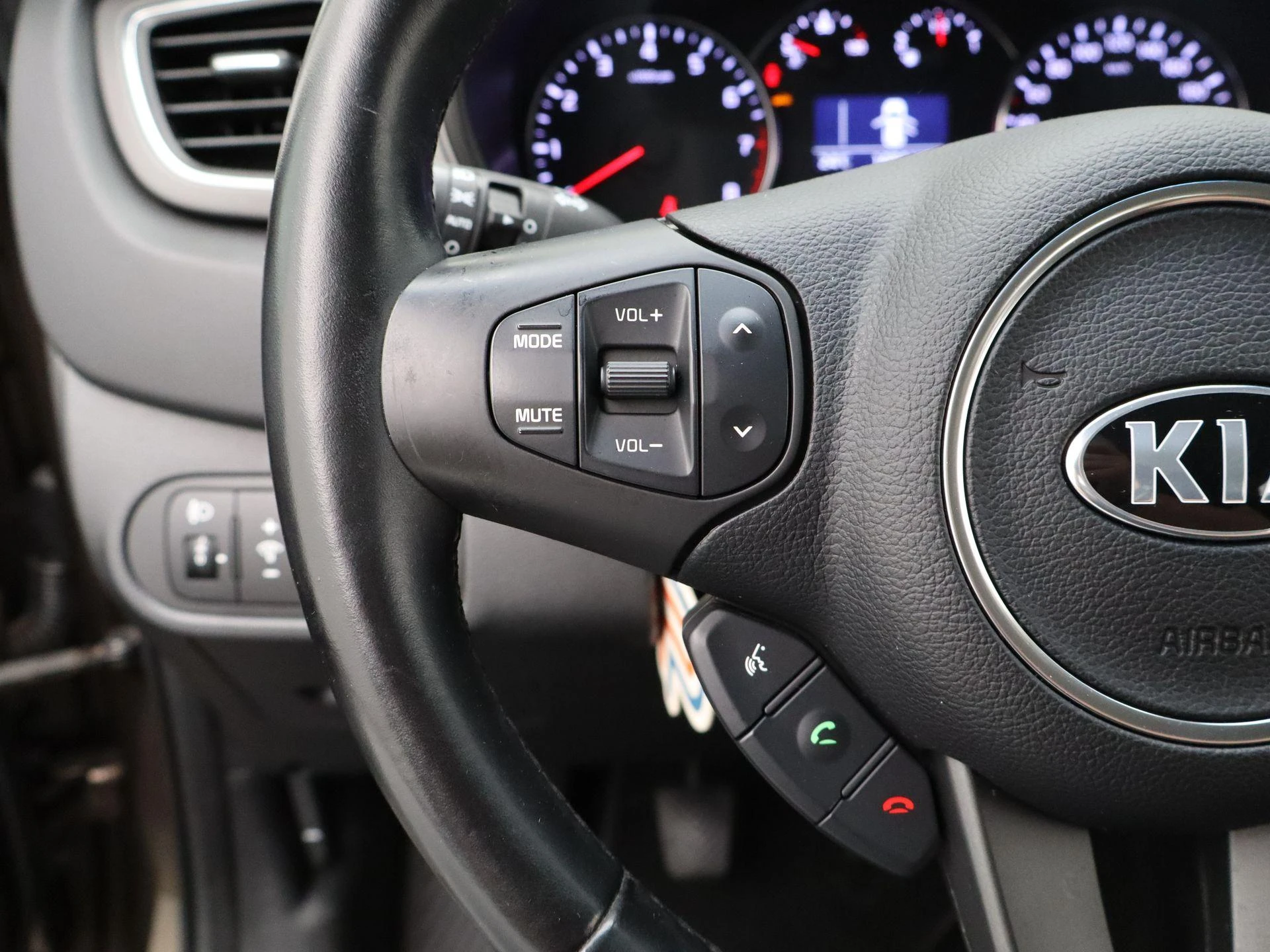 Kia Carens 1.6 GDi First Edition