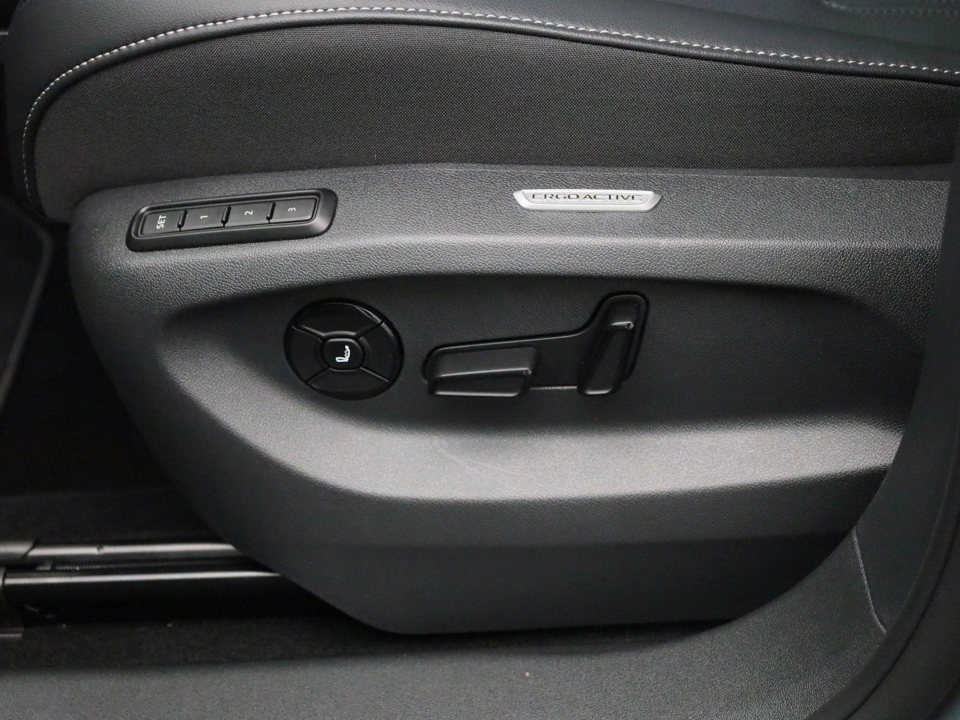 Volkswagen-Tiguan-image-36