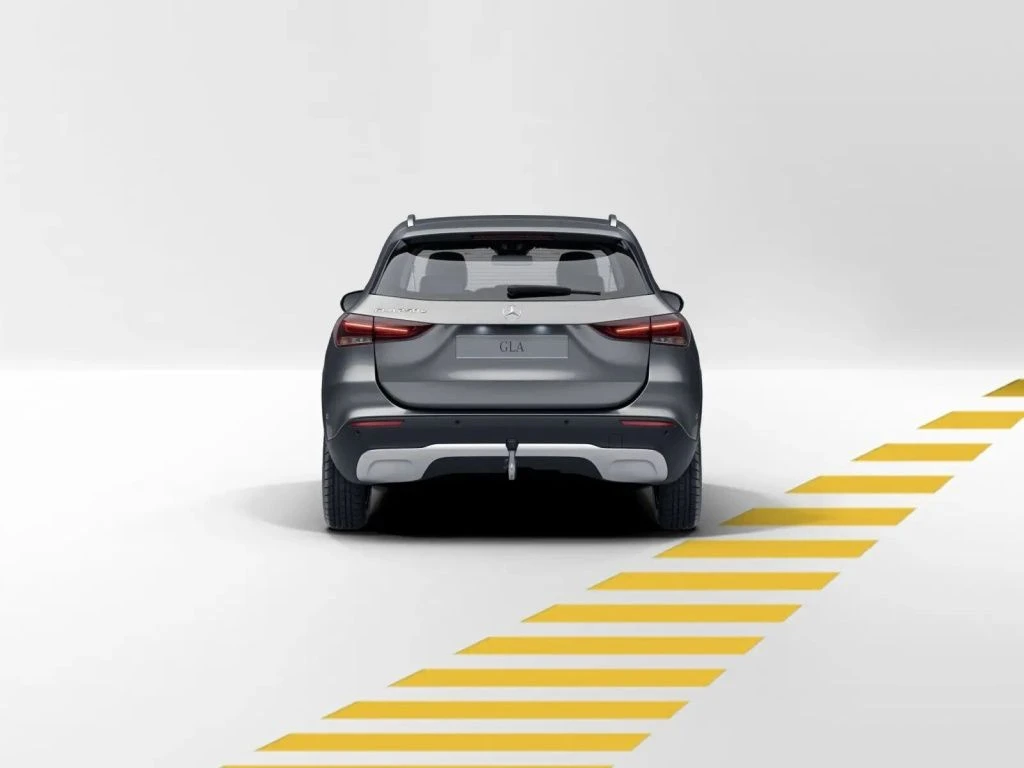 Mercedes-Benz-GLA 250 e-image-5