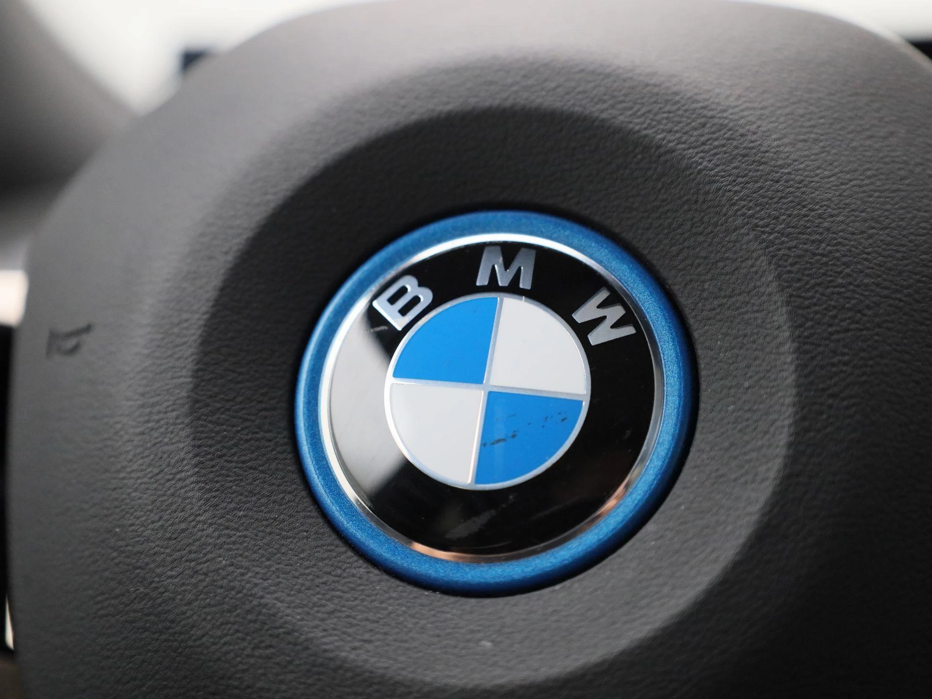 BMW-iX-image-36