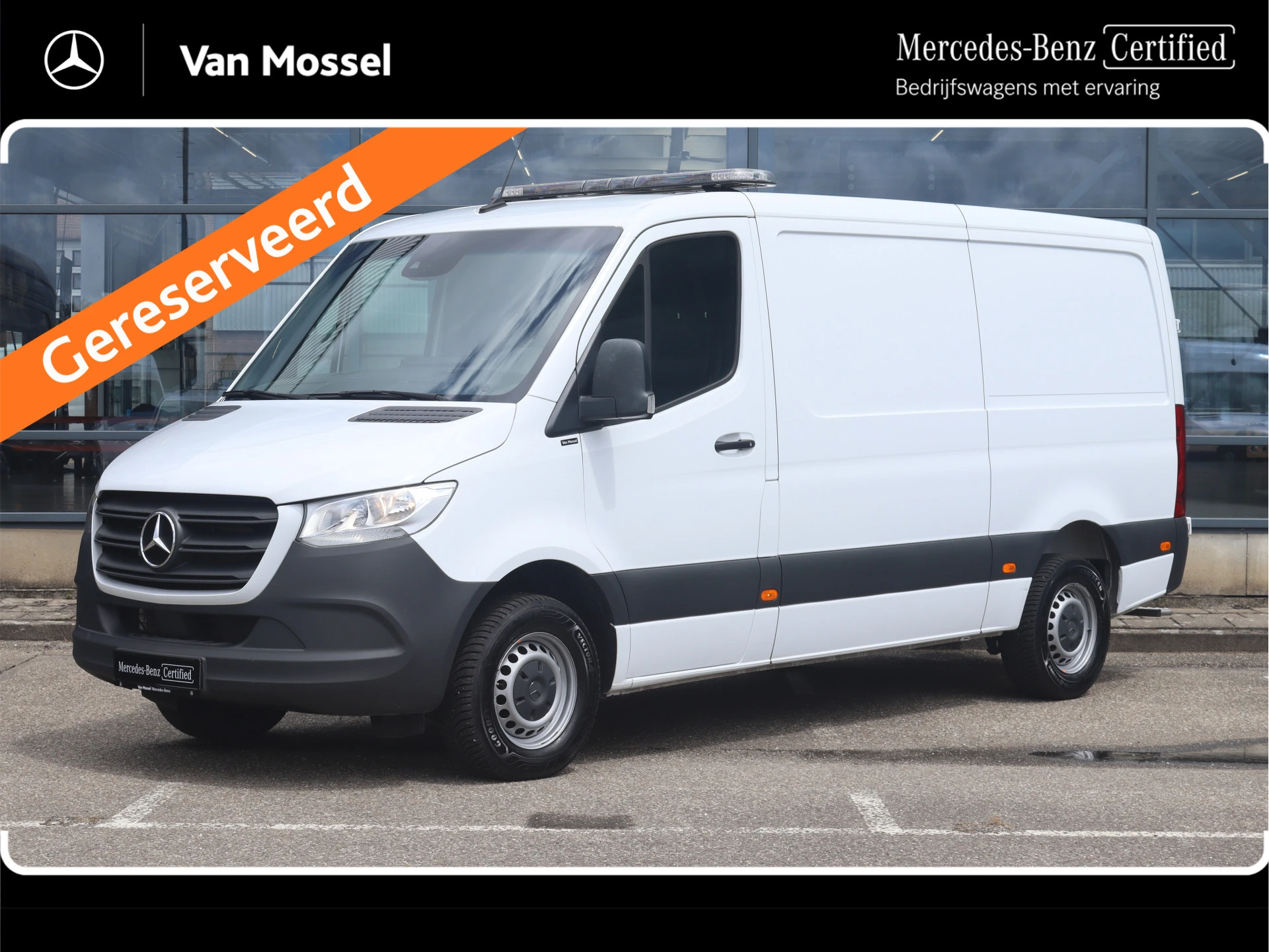 Mercedes-Benz-Sprinter-image-0