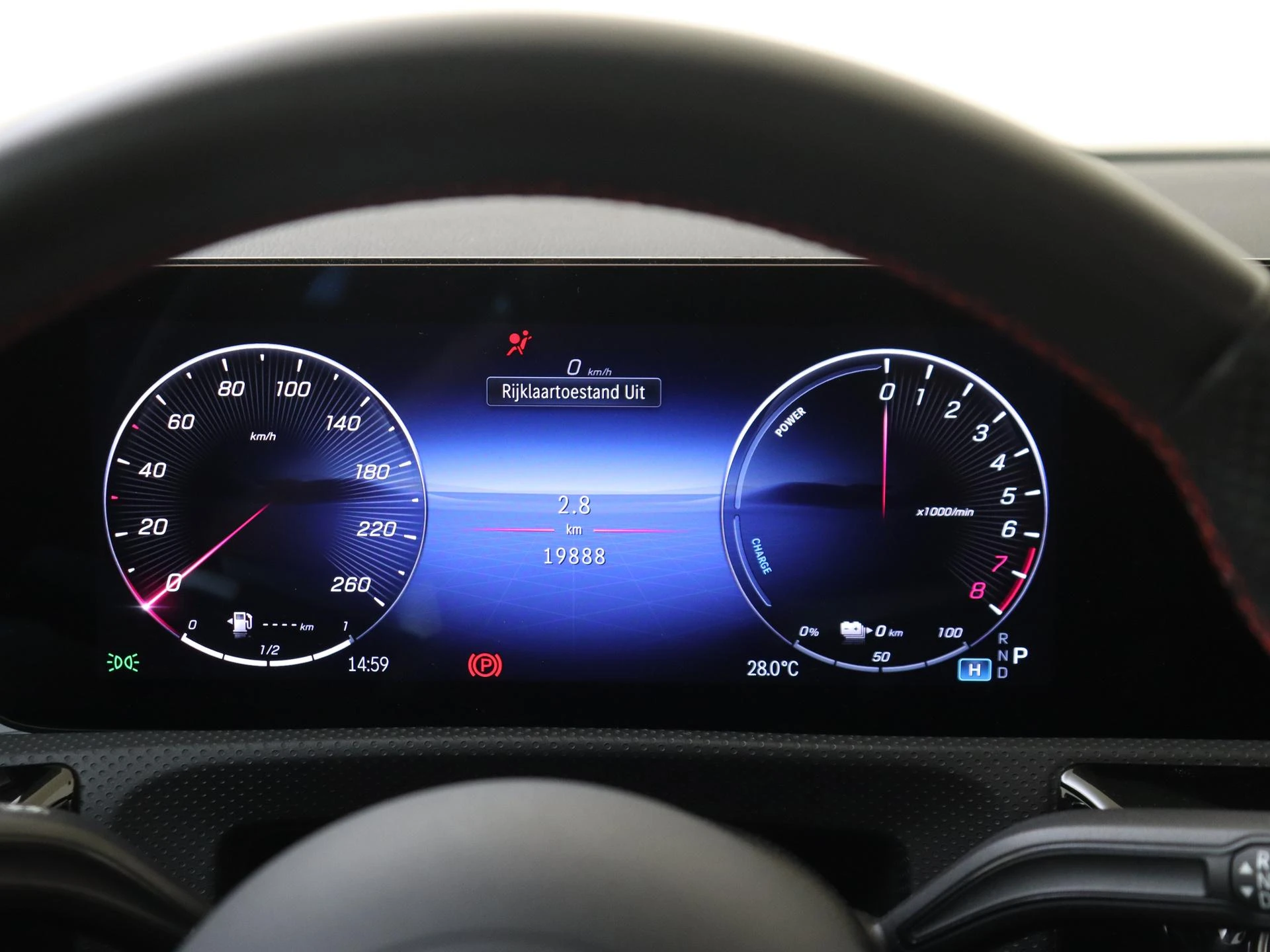 Mercedes-Benz-CLA-image-11