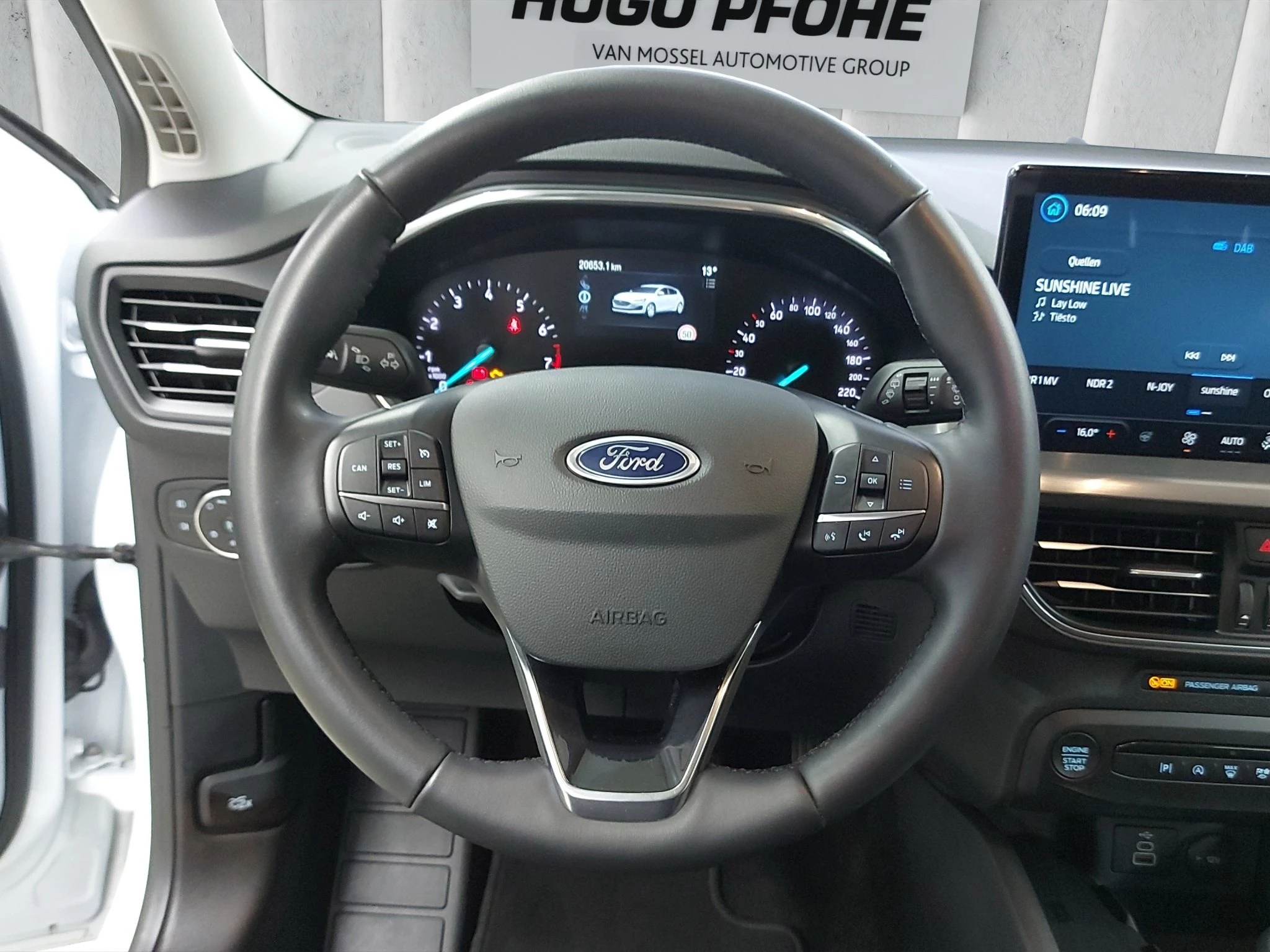 Ford Focus Titanium DESIGN Sondermodell 1.0 EcoBoost Hybrid 92kW Schräghecklimousine. 5-türig