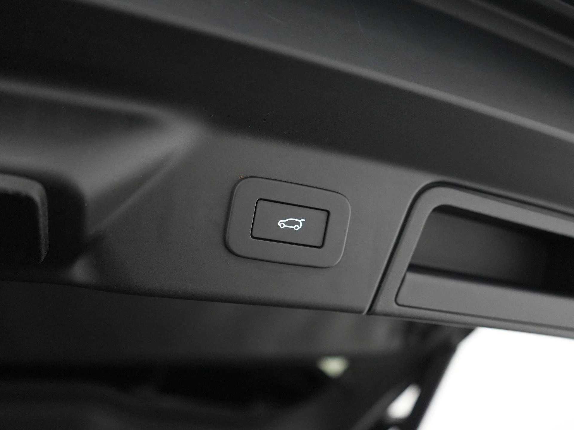 Land Rover-Range Rover Velar-image-53