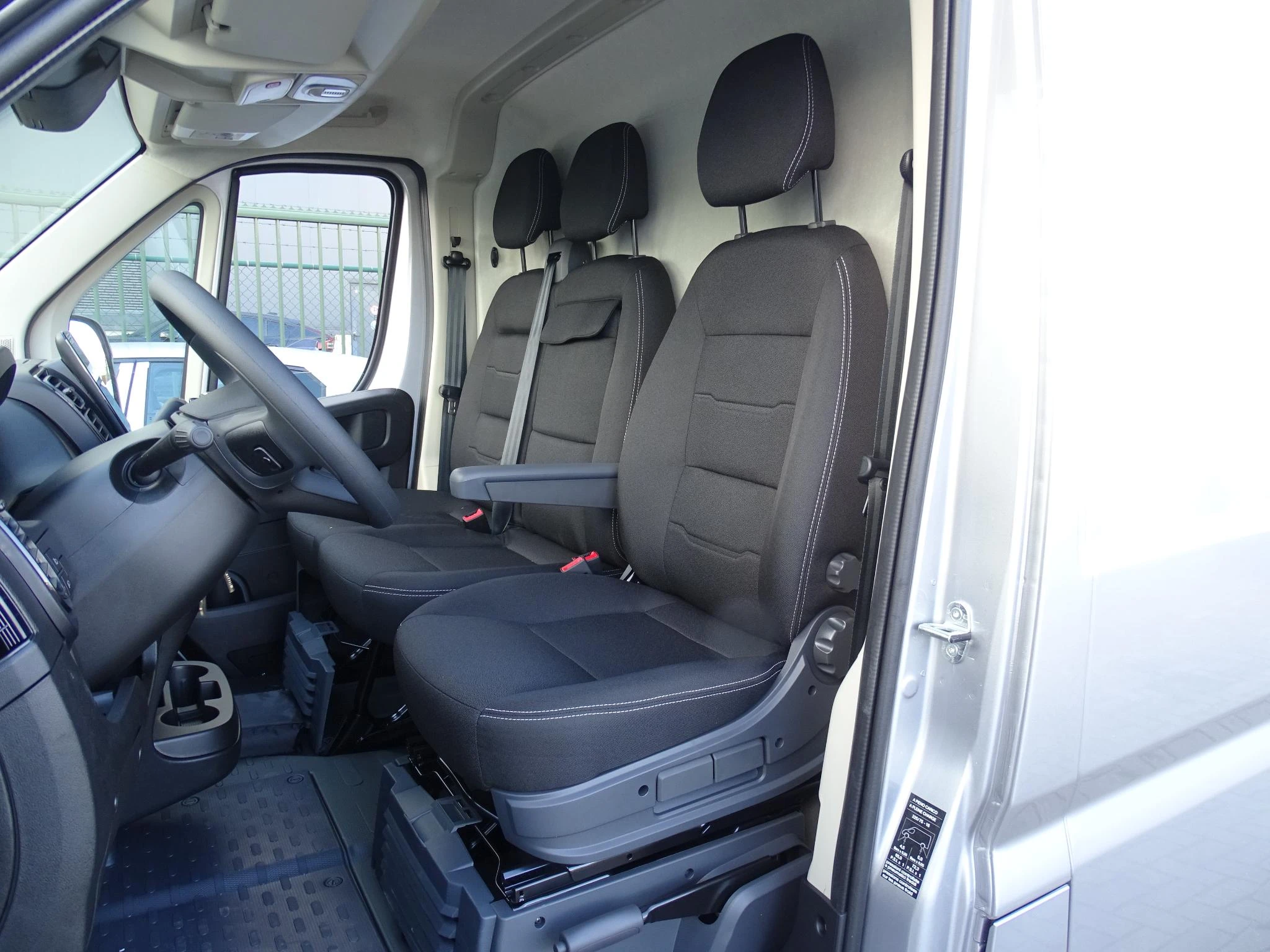 Opel-Movano-image-6