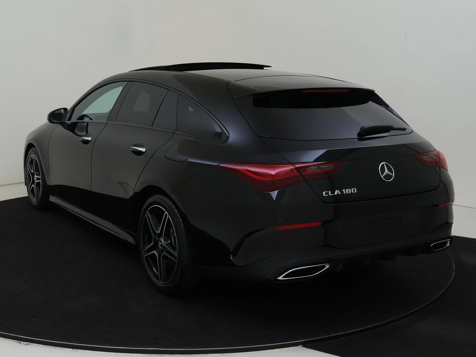 Mercedes-Benz-CLA-image-6