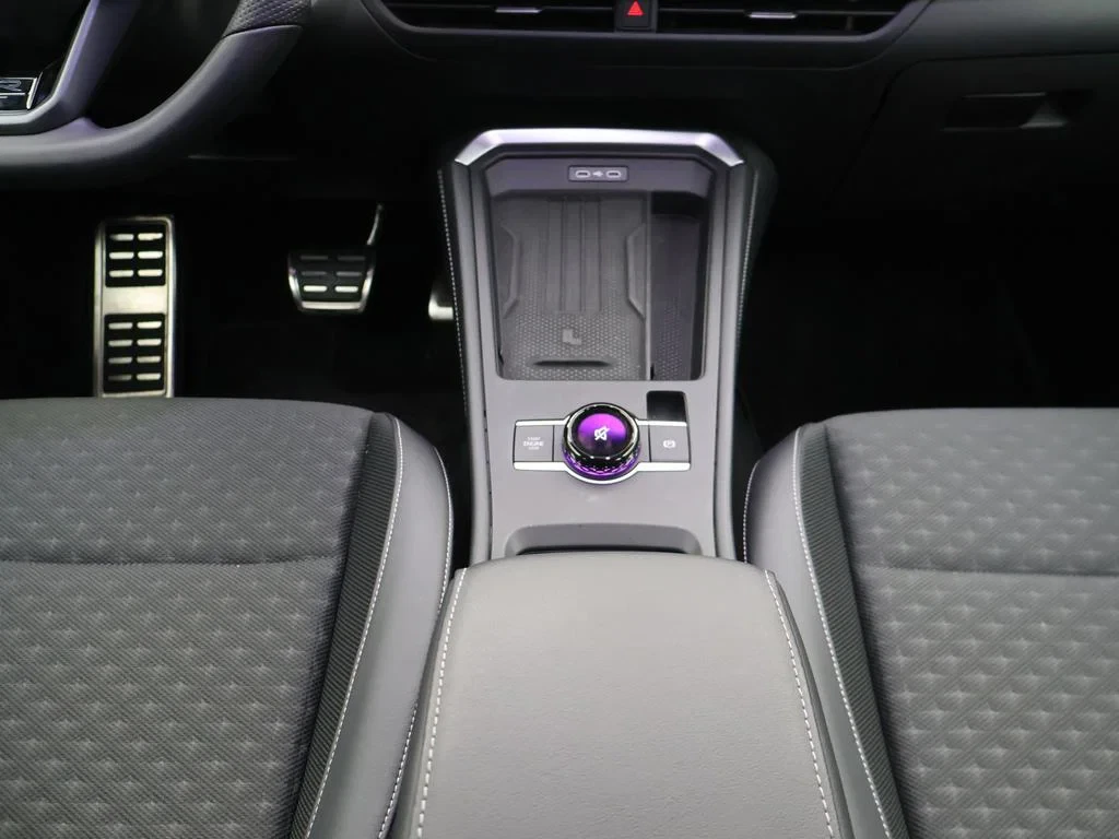 Volkswagen-T-Roc-image-14