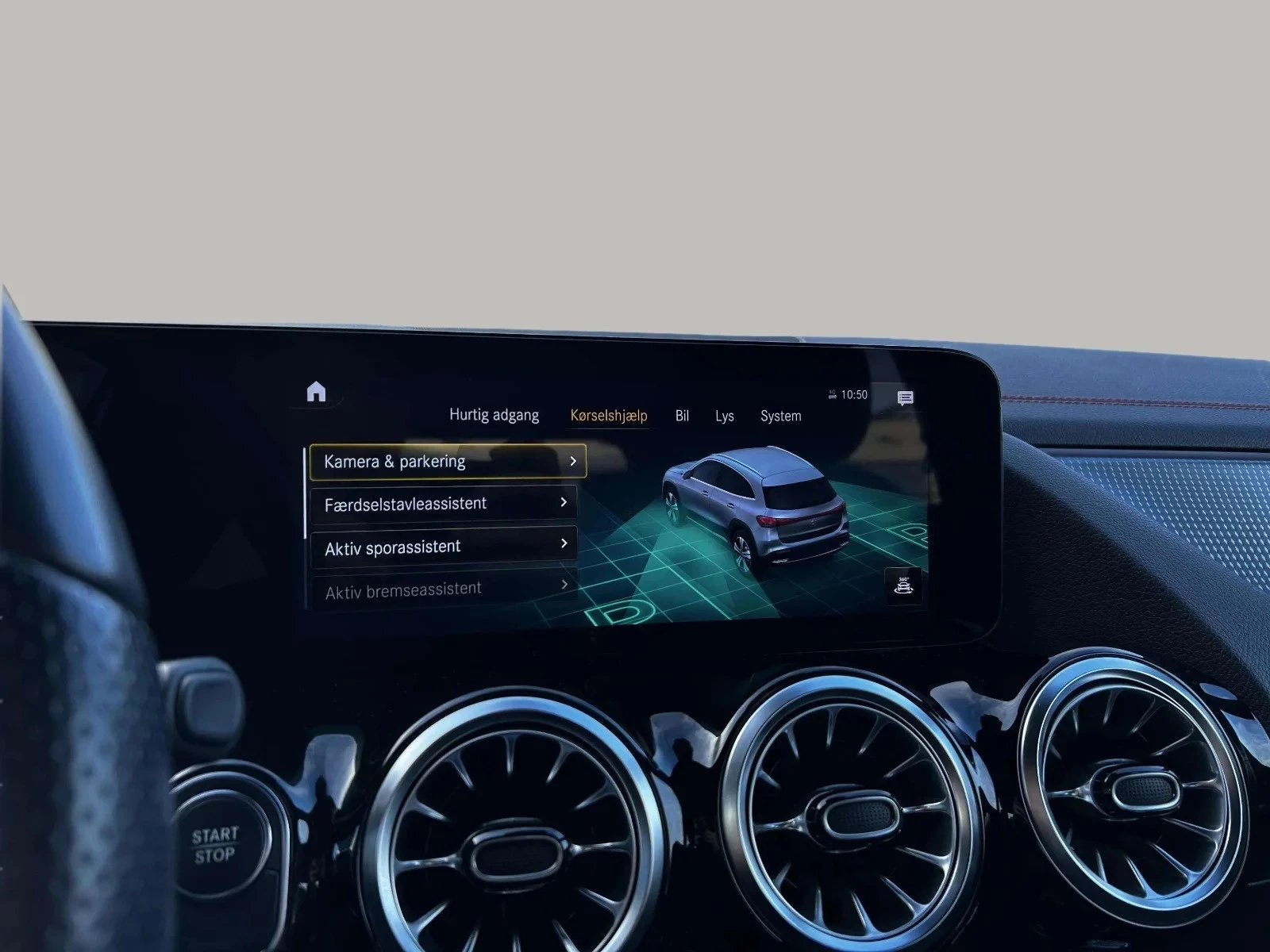 Mercedes-Benz-EQA-image-18