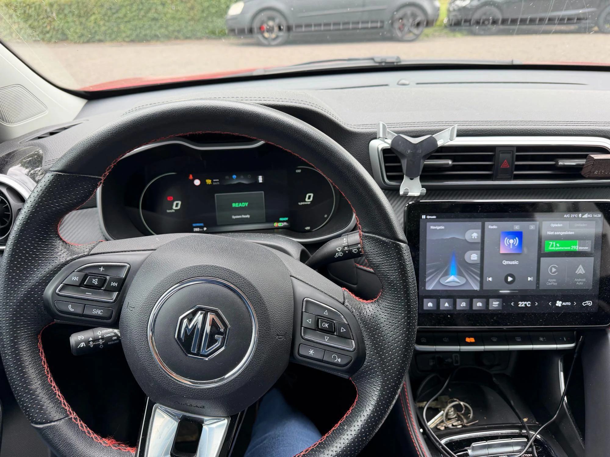 MG-ZS EV-image-4
