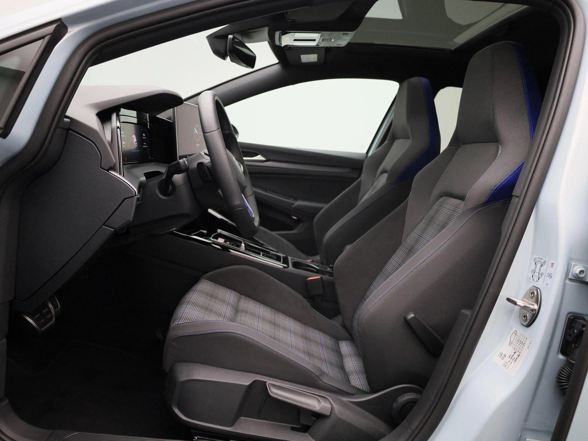 Volkswagen-Golf-image-10