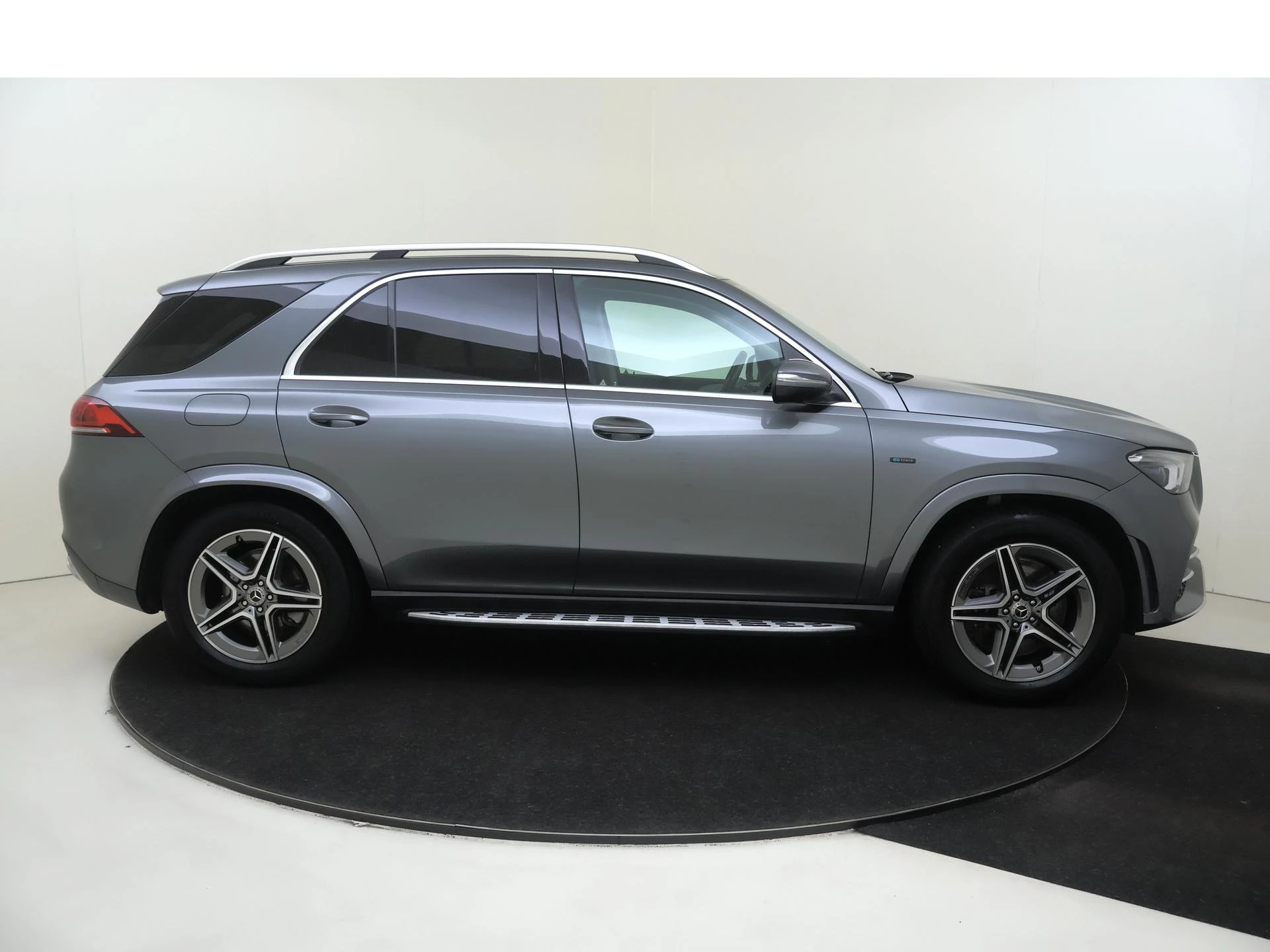 Mercedes-Benz-GLE-image-8