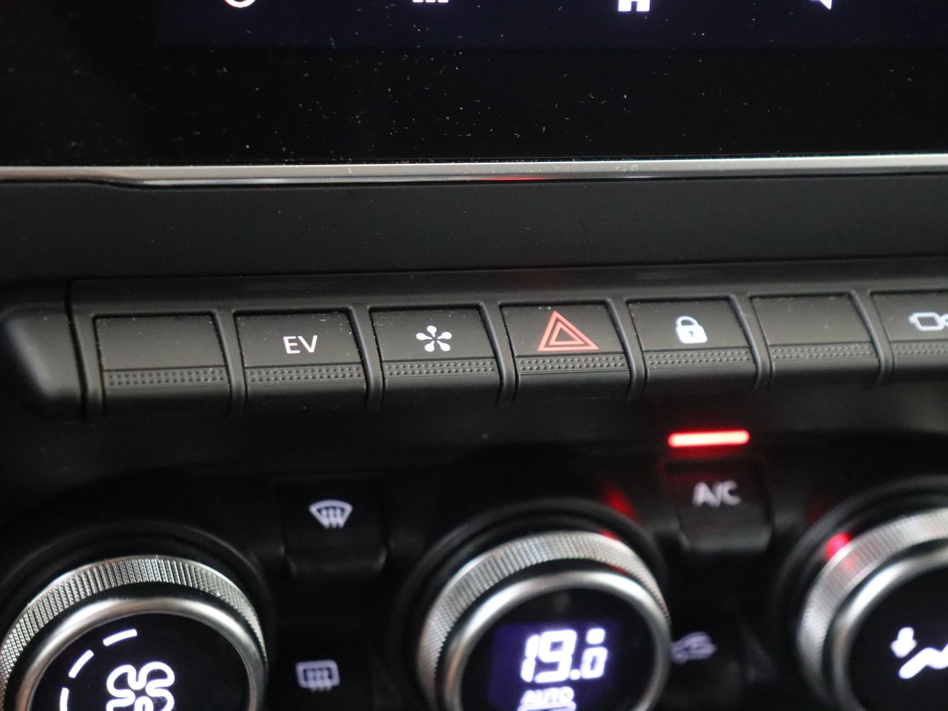 Renault-Captur-image-18