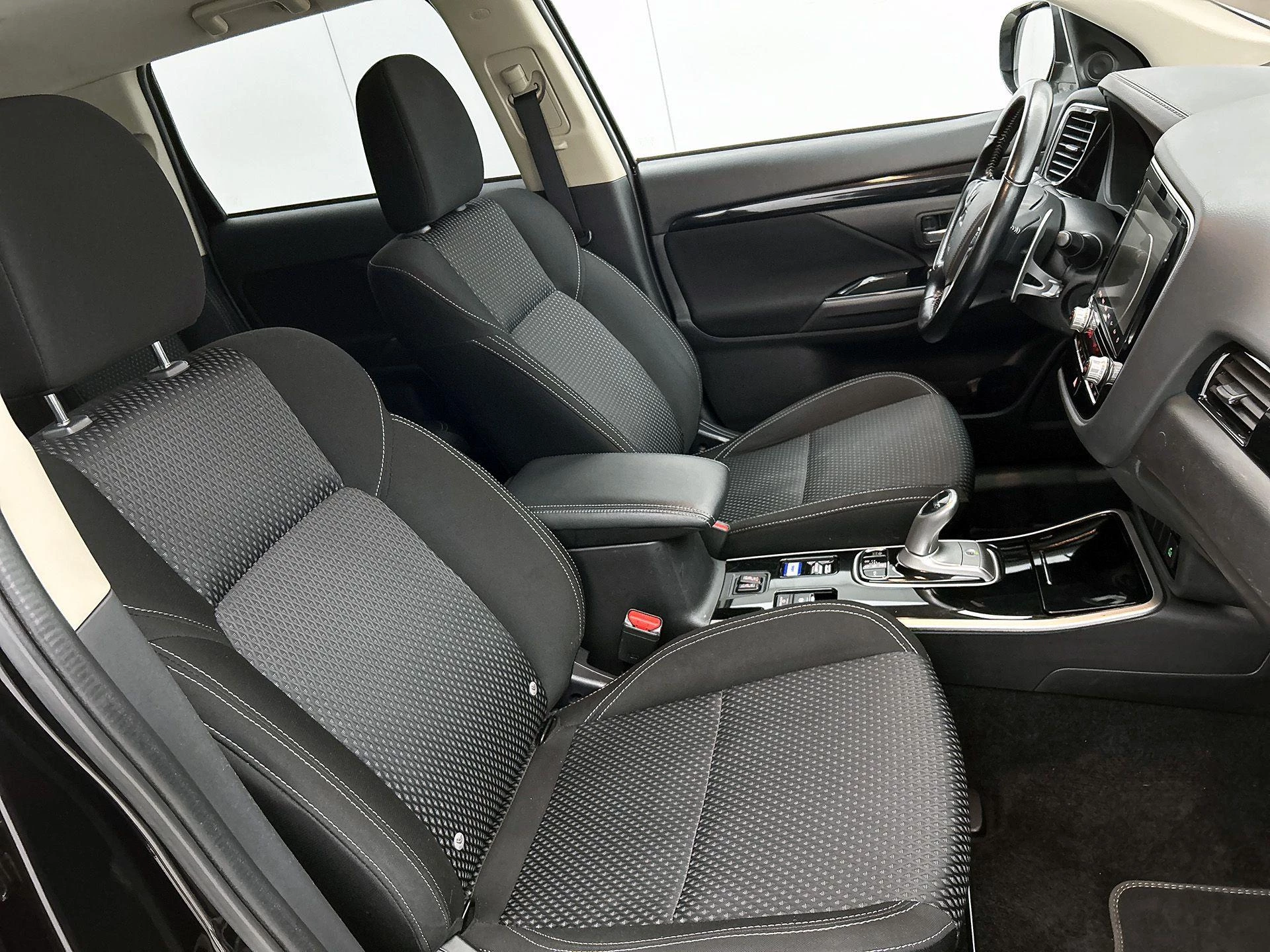 Mitsubishi-Outlander-image-37