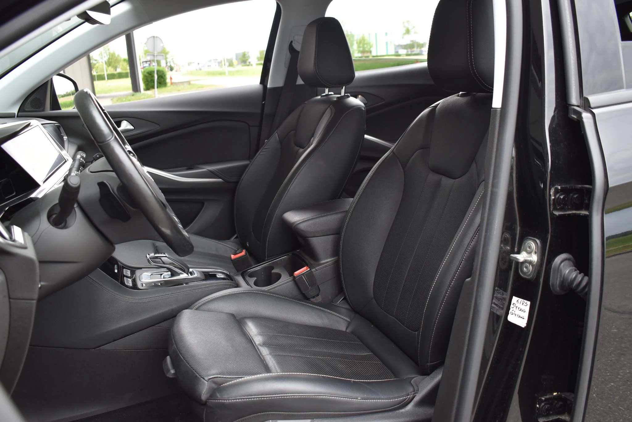 Opel-Grandland-image-8