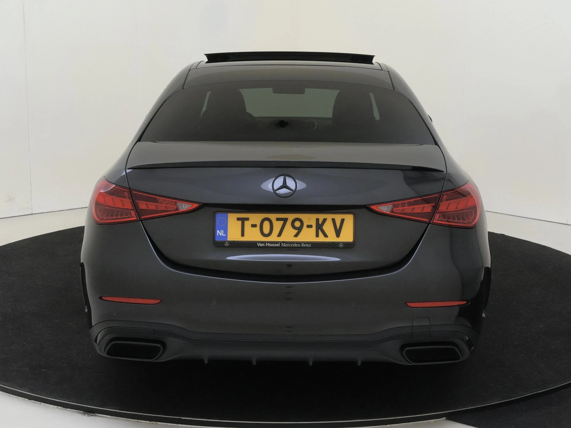 Mercedes-Benz-C-Klasse-image-6