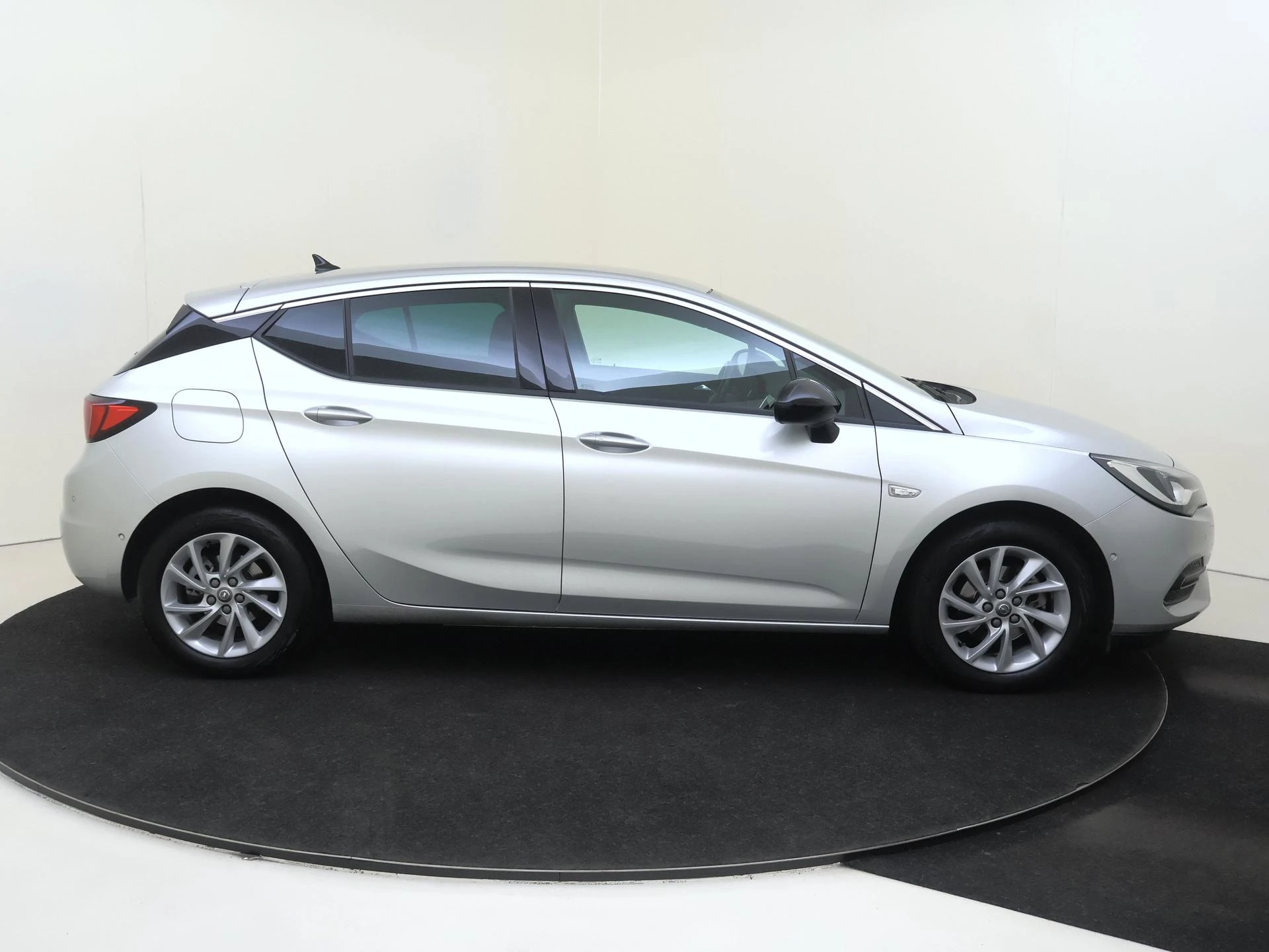 Opel Astra 1.2 Business Elegance