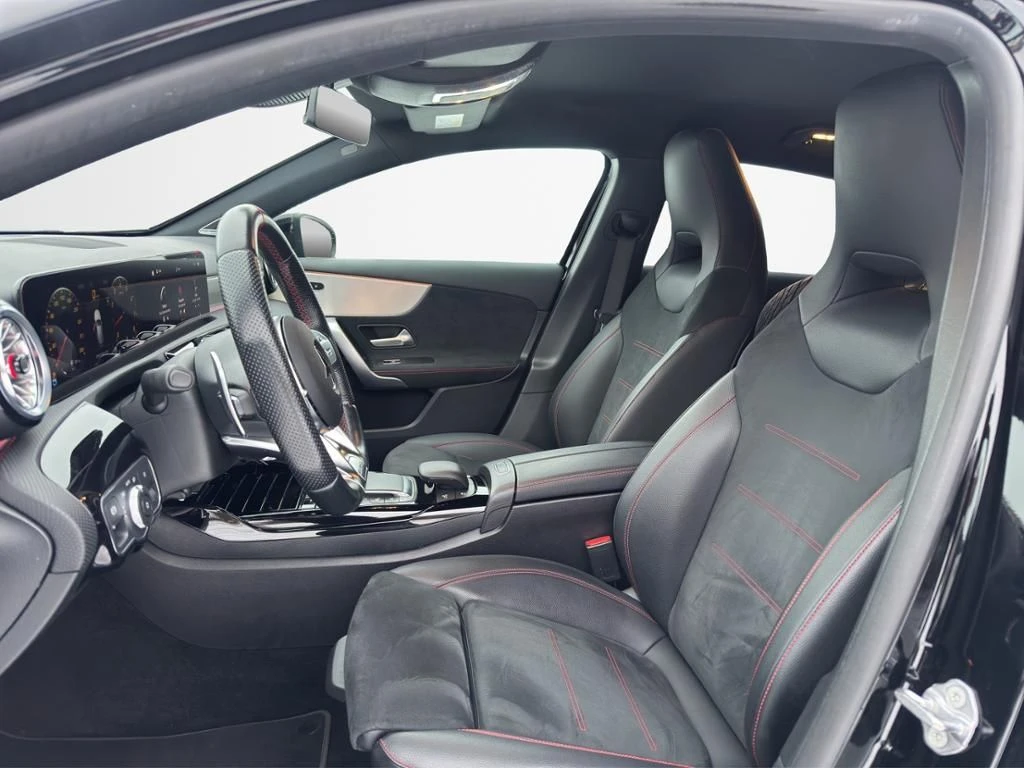Mercedes-AMG-A-Klasse 45-image-19