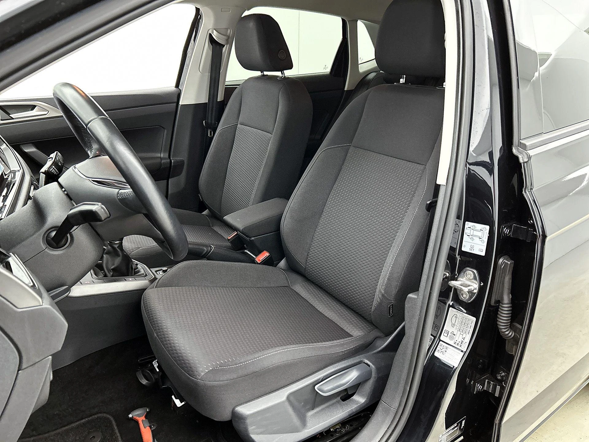 Volkswagen-Polo-image-35
