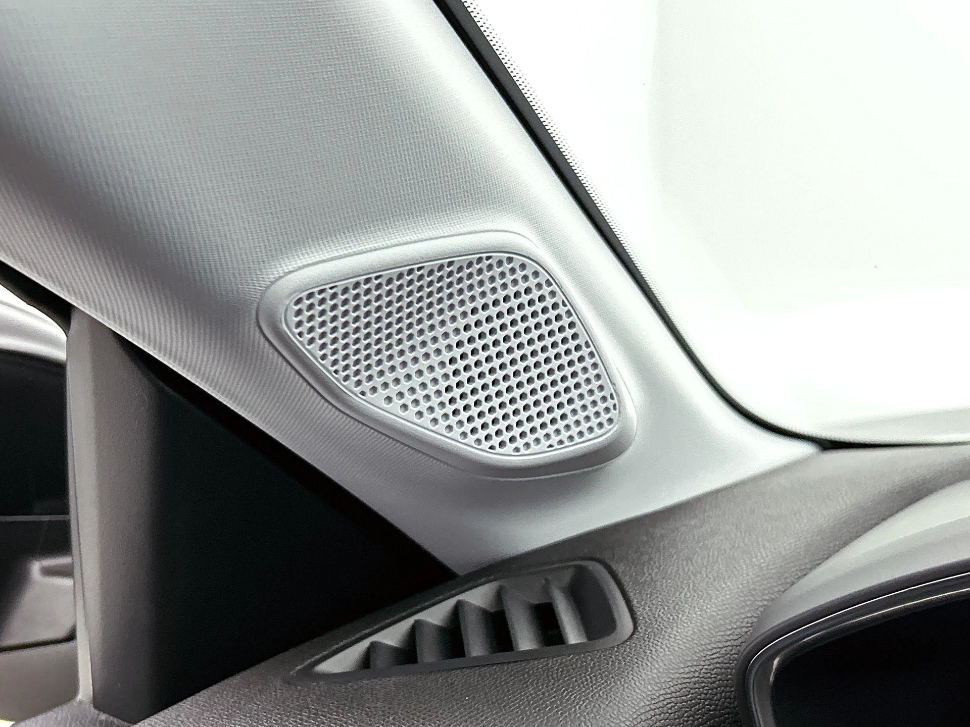 Peugeot-208-image-11