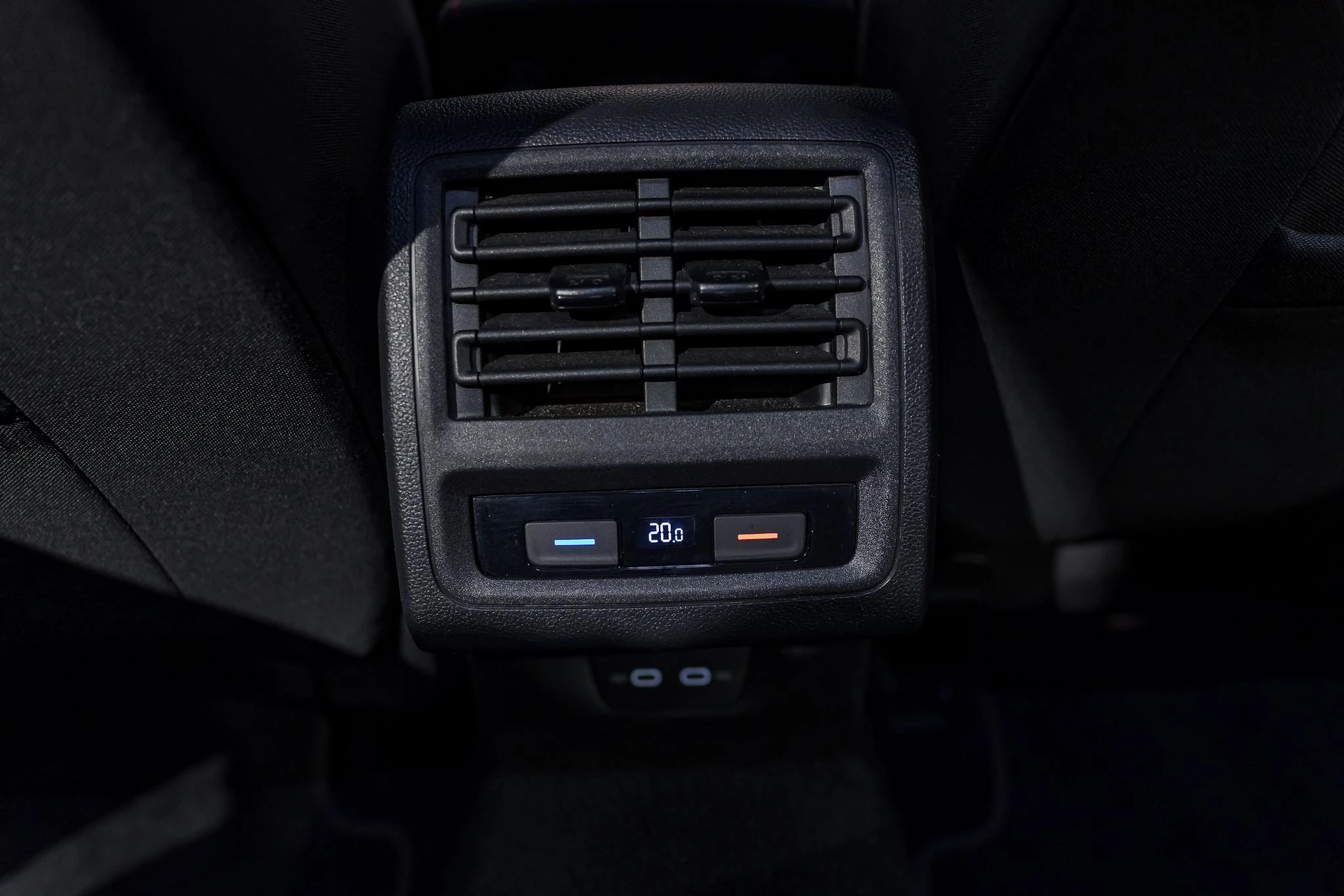 Volkswagen-Golf-image-30