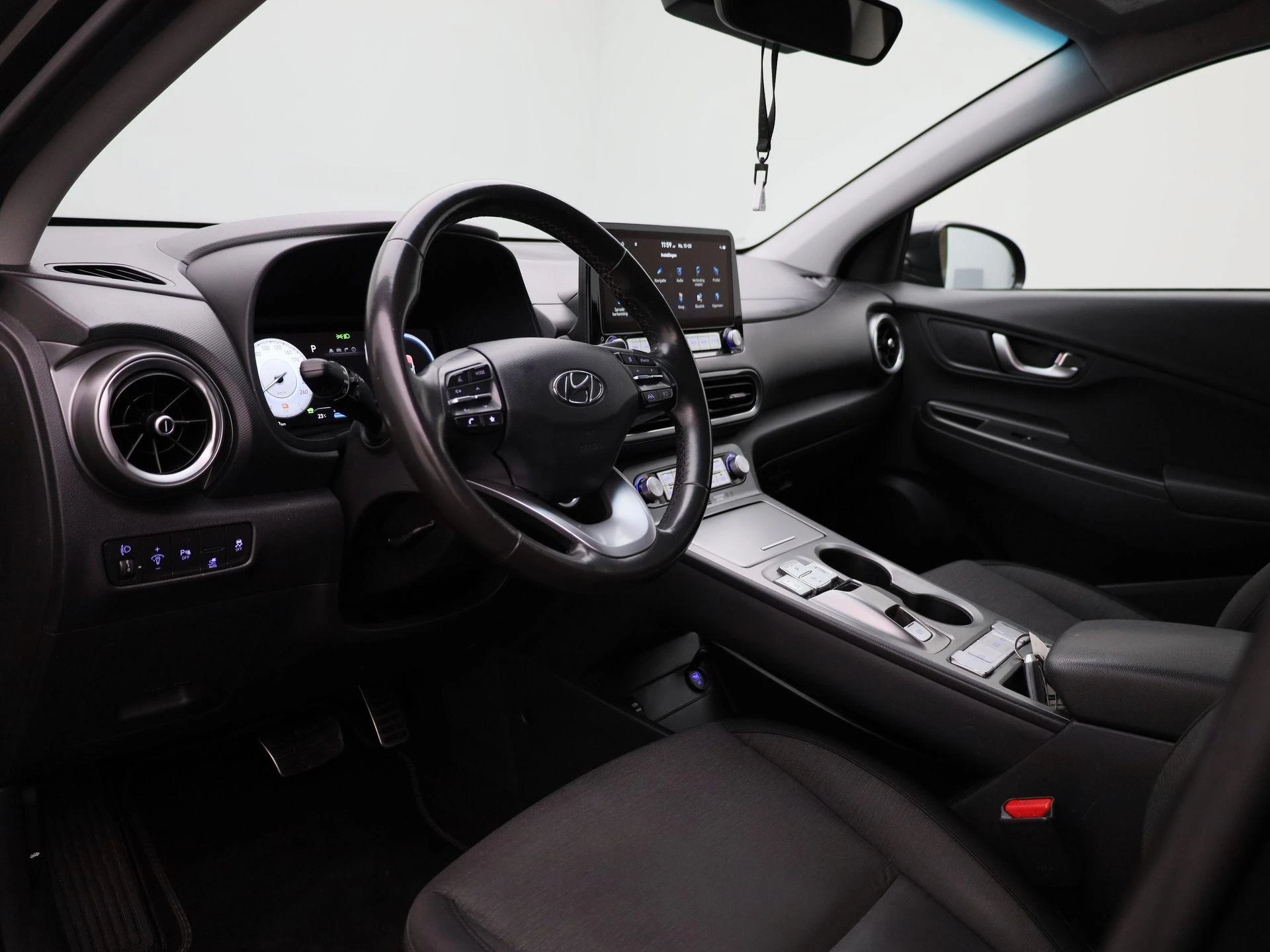 Hyundai-Kona-image-33