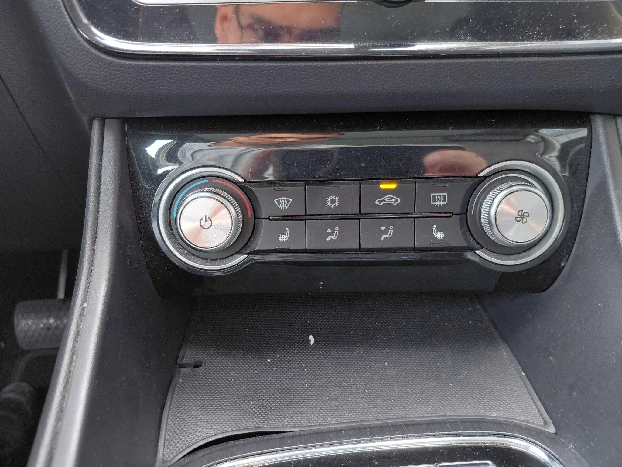 MG-ZS EV-image-10