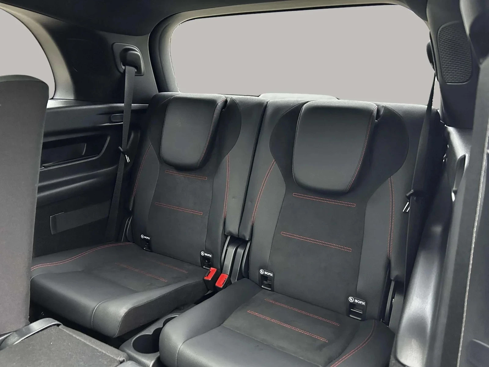 Mercedes-Benz-EQB-image-14