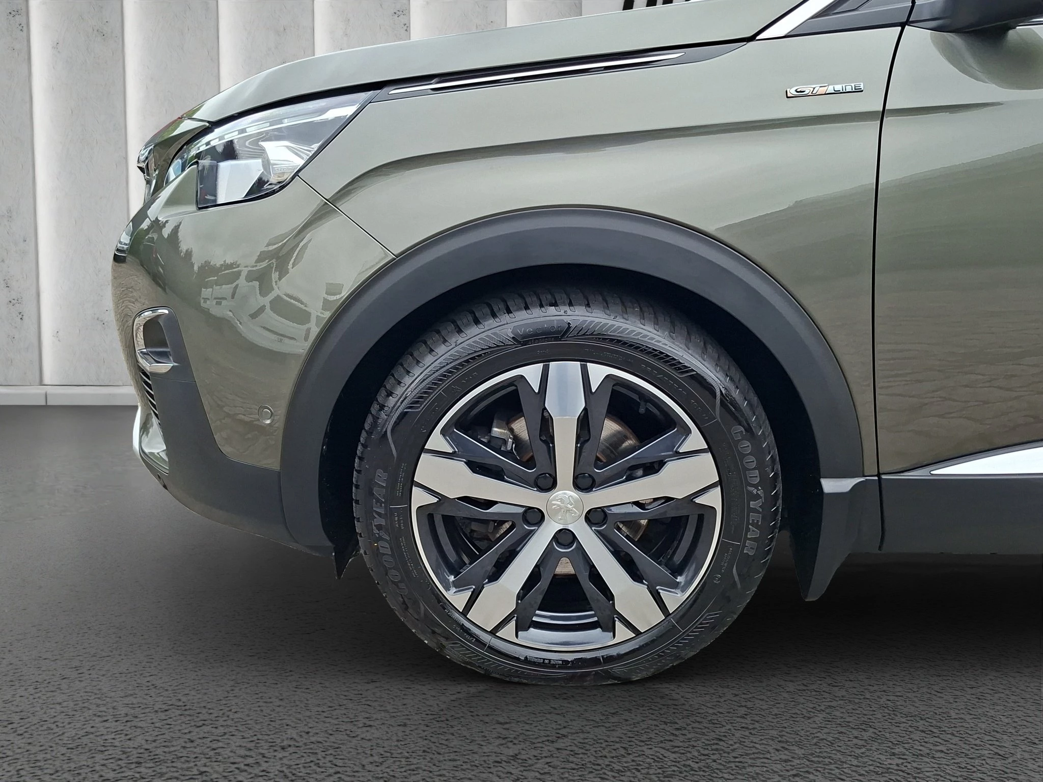 Peugeot 3008 Allure 1.6 PureT. Aut. | LED | Pano | LEDER | AHK | ACC | GJR | RFK | SHZ