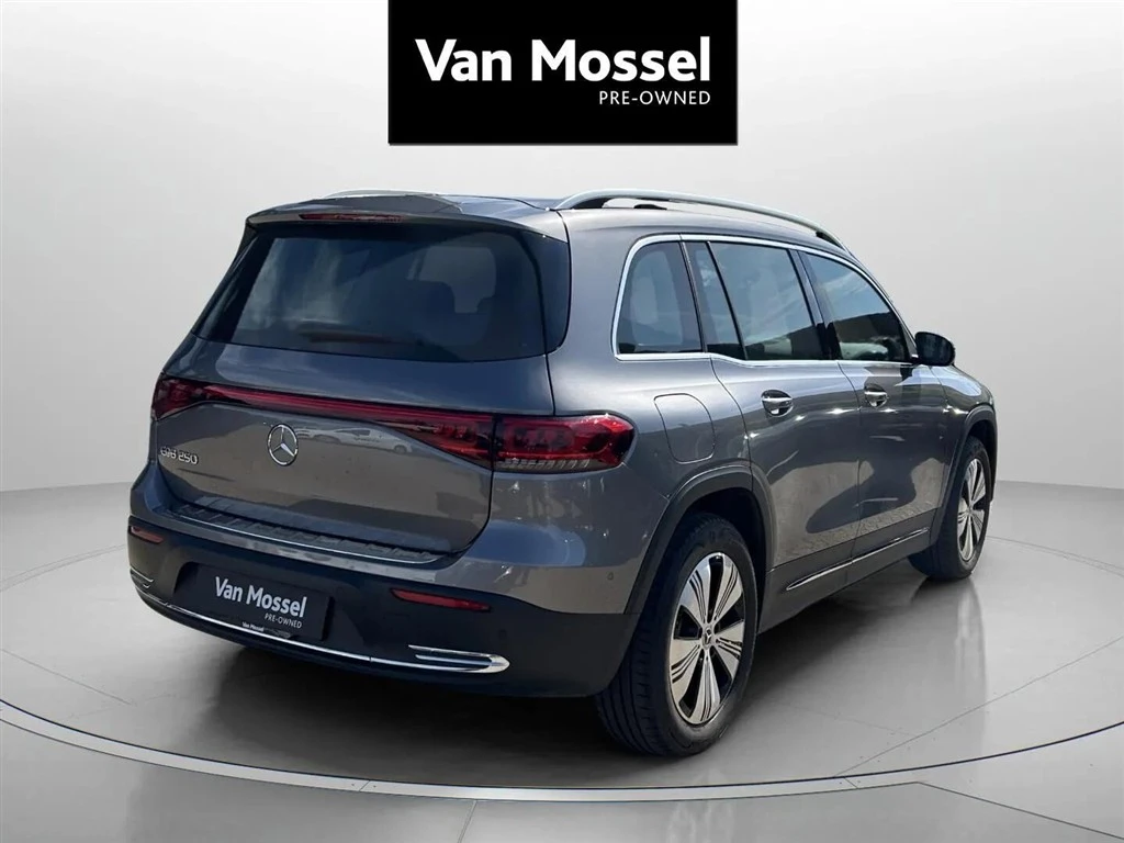 Mercedes-Benz-EQB-image-4