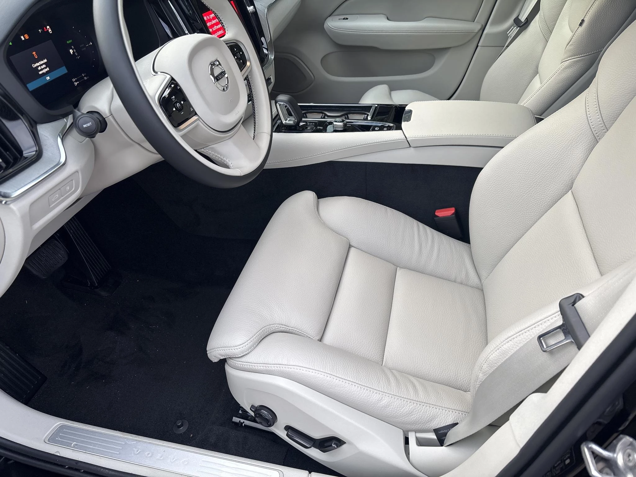 Volvo V60 T8 Plug-in hybrid AWD Plus Dark